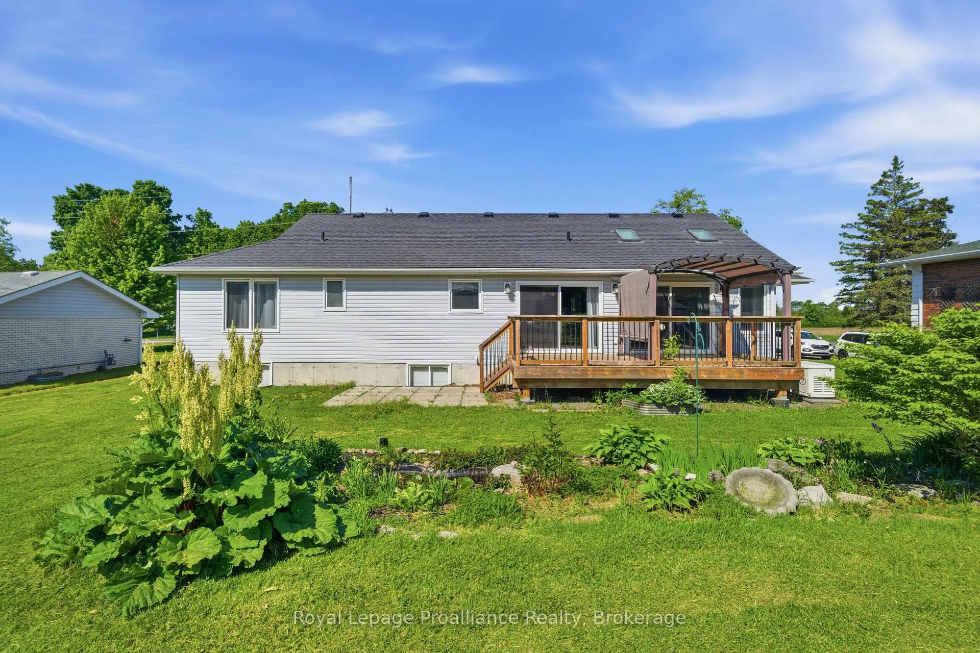 Photo 44 of 568 Whites Road, Quinte West, Sidney Ward — HOMEH
