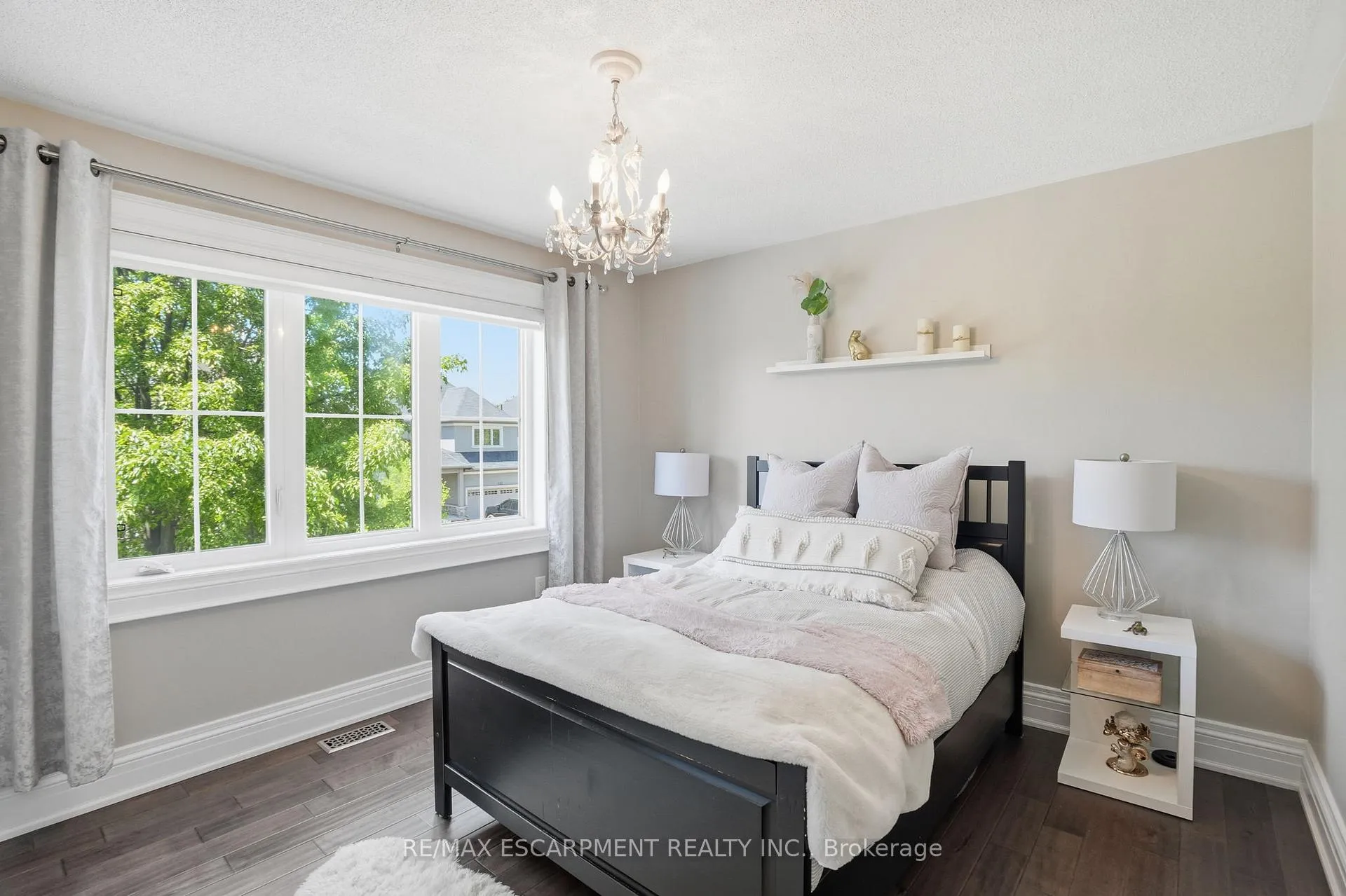Photo 32 of 418 Montreal Circle, Hamilton, Winona Park — HOMEH