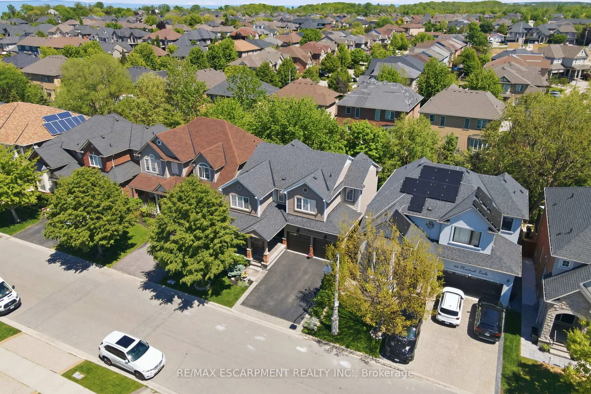 Photo 45 of 418 Montreal Circle, Hamilton, Winona Park — HOMEH