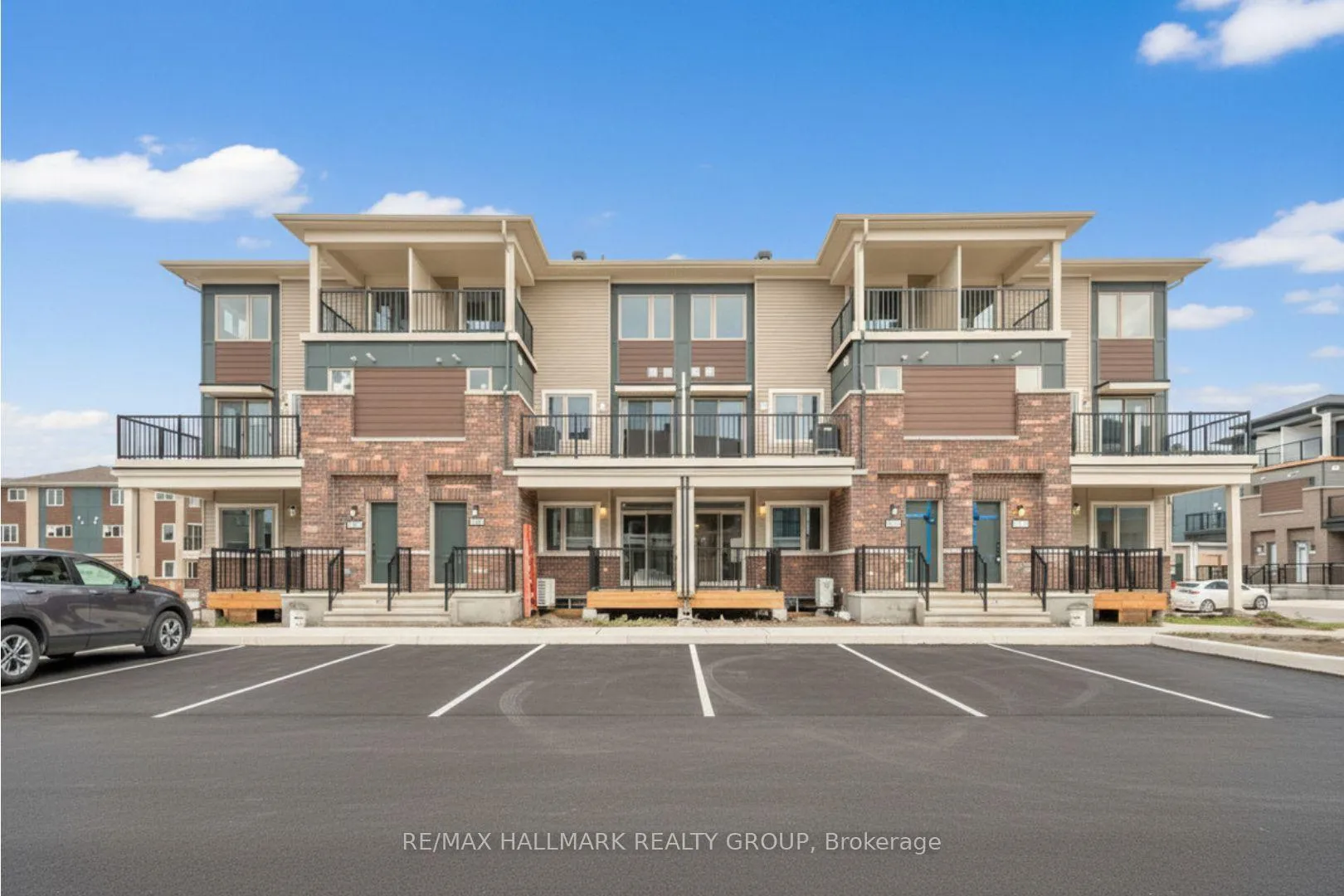 Photo 1 of 205 Lapland Private, Ottawa, Kanata - Emerald Meadows/Trailwest — HOMEH