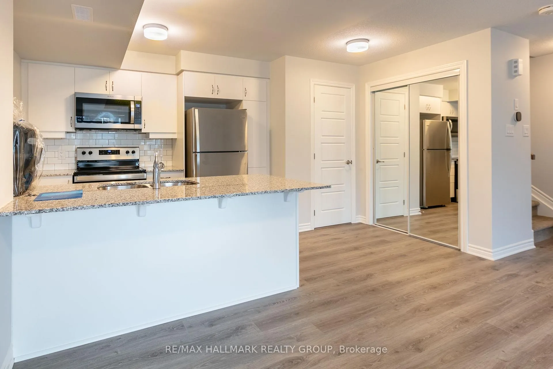 Photo 3 of 205 Lapland Private, Ottawa, Kanata - Emerald Meadows/Trailwest — HOMEH