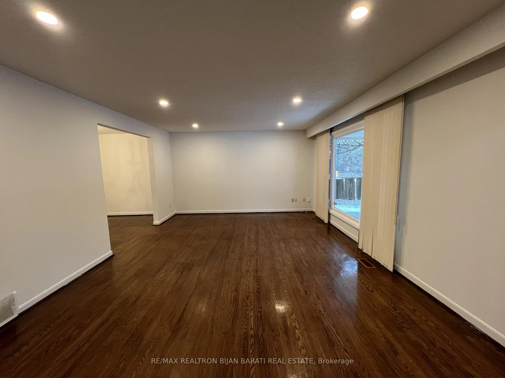 Photo 2 of 298 Newton Drive, North York, Newtonbrook East — HOMEH