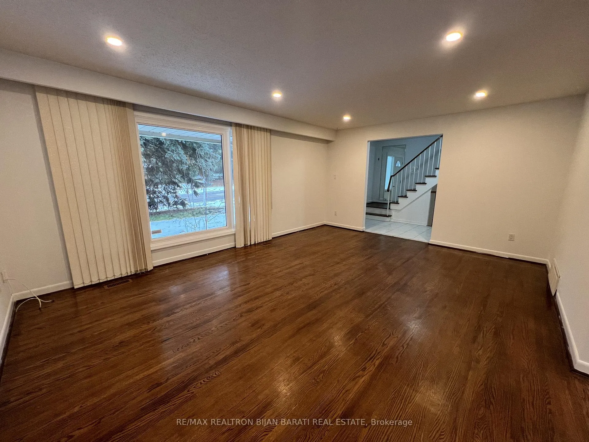 Photo 3 of 298 Newton Drive, North York, Newtonbrook East — HOMEH