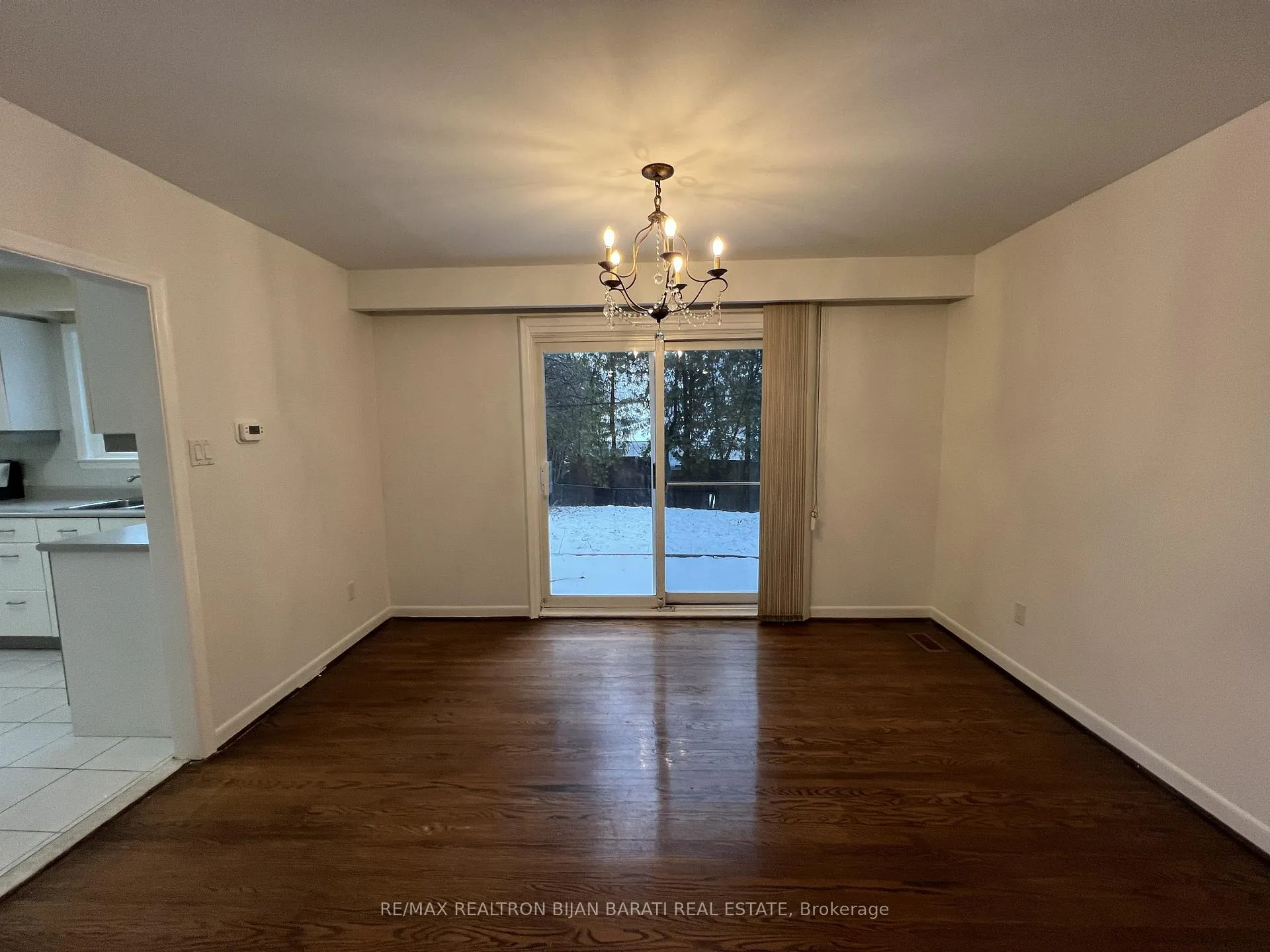 Photo 5 of 298 Newton Drive, North York, Newtonbrook East — HOMEH