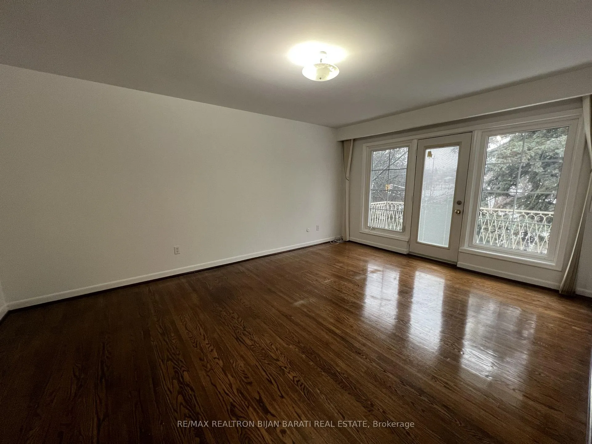 Photo 12 of 298 Newton Drive, North York, Newtonbrook East — HOMEH