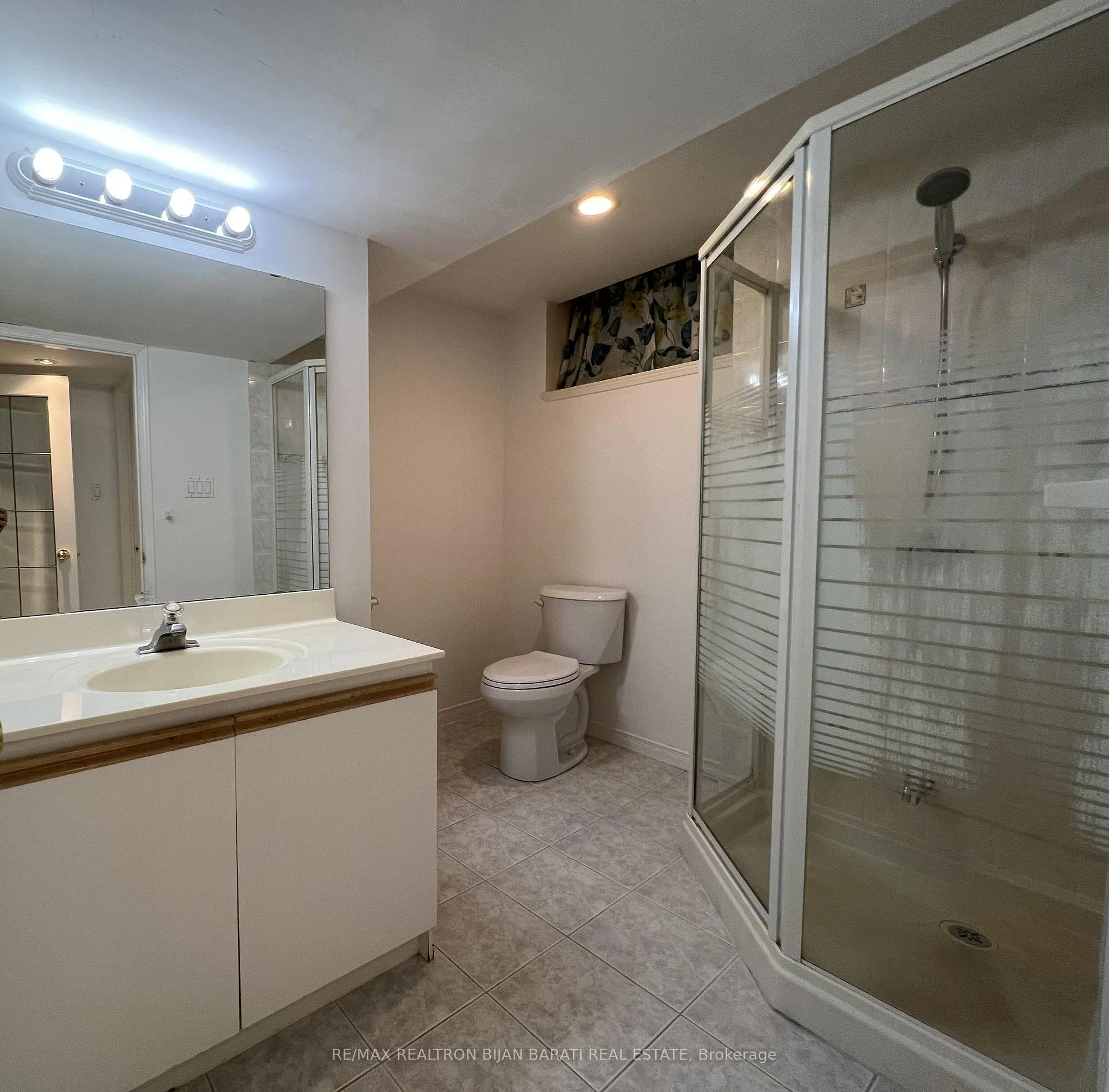 Photo 16 of 298 Newton Drive, North York, Newtonbrook East — HOMEH