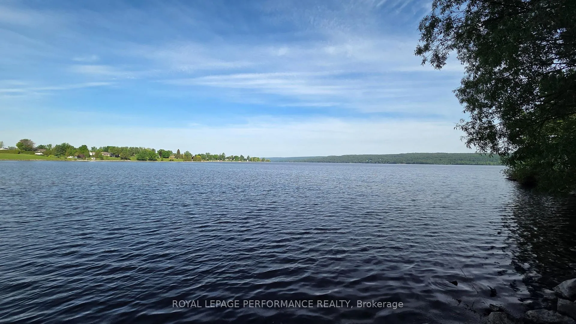 Photo 4 of 47 Wharf Street, Champlain, L'Orignal — HOMEH