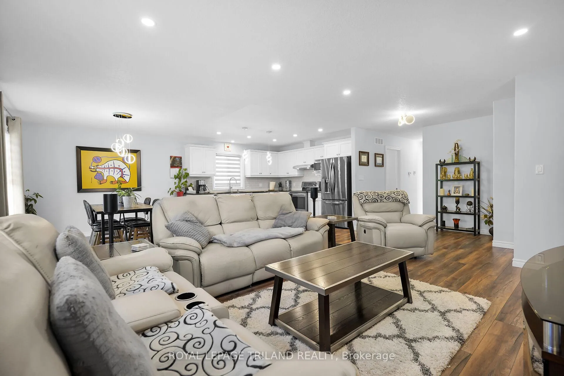 Photo 9 of 280 Peter Street S, Chatham-Kent, Bothwell — HOMEH