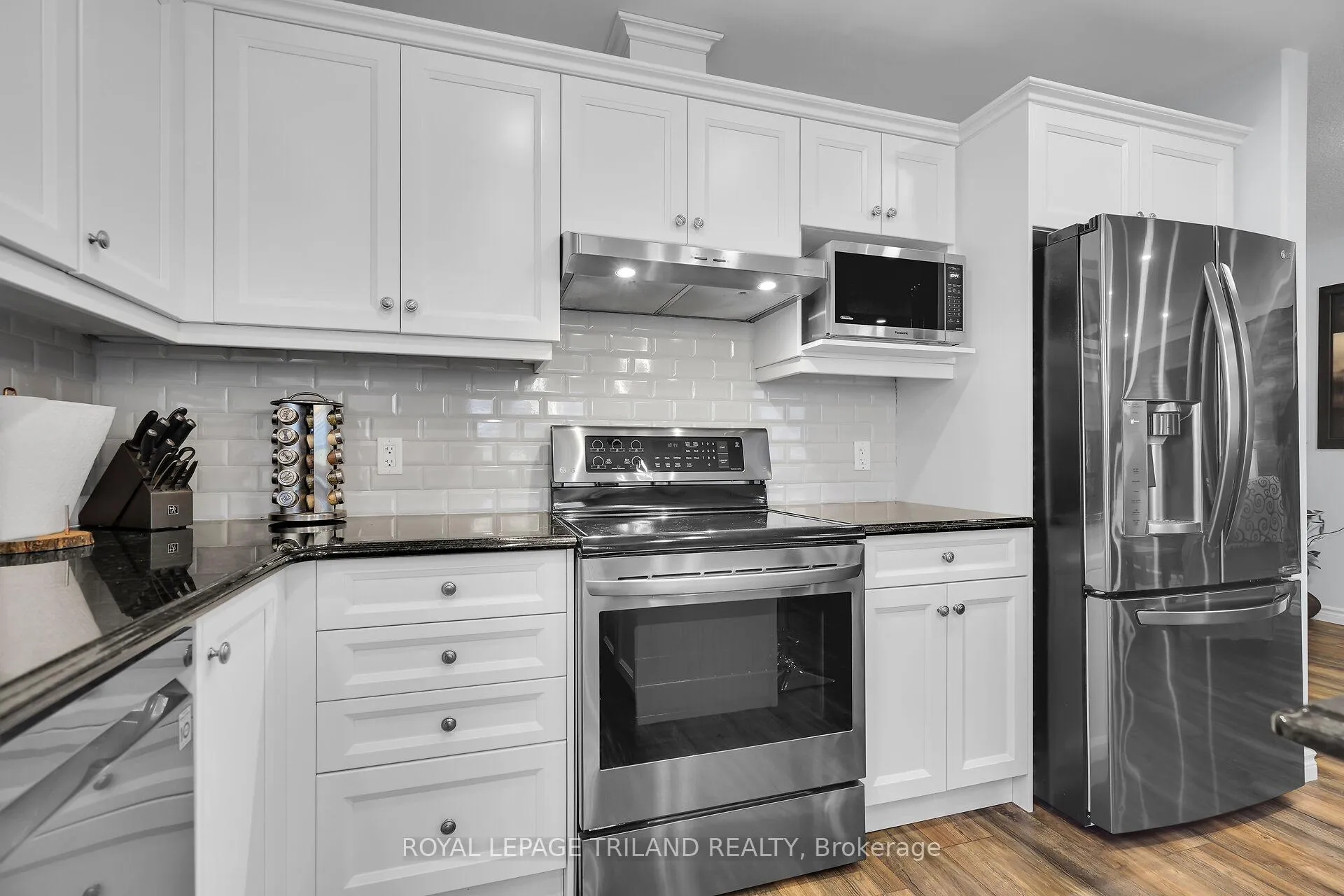 Photo 13 of 280 Peter Street S, Chatham-Kent, Bothwell — HOMEH