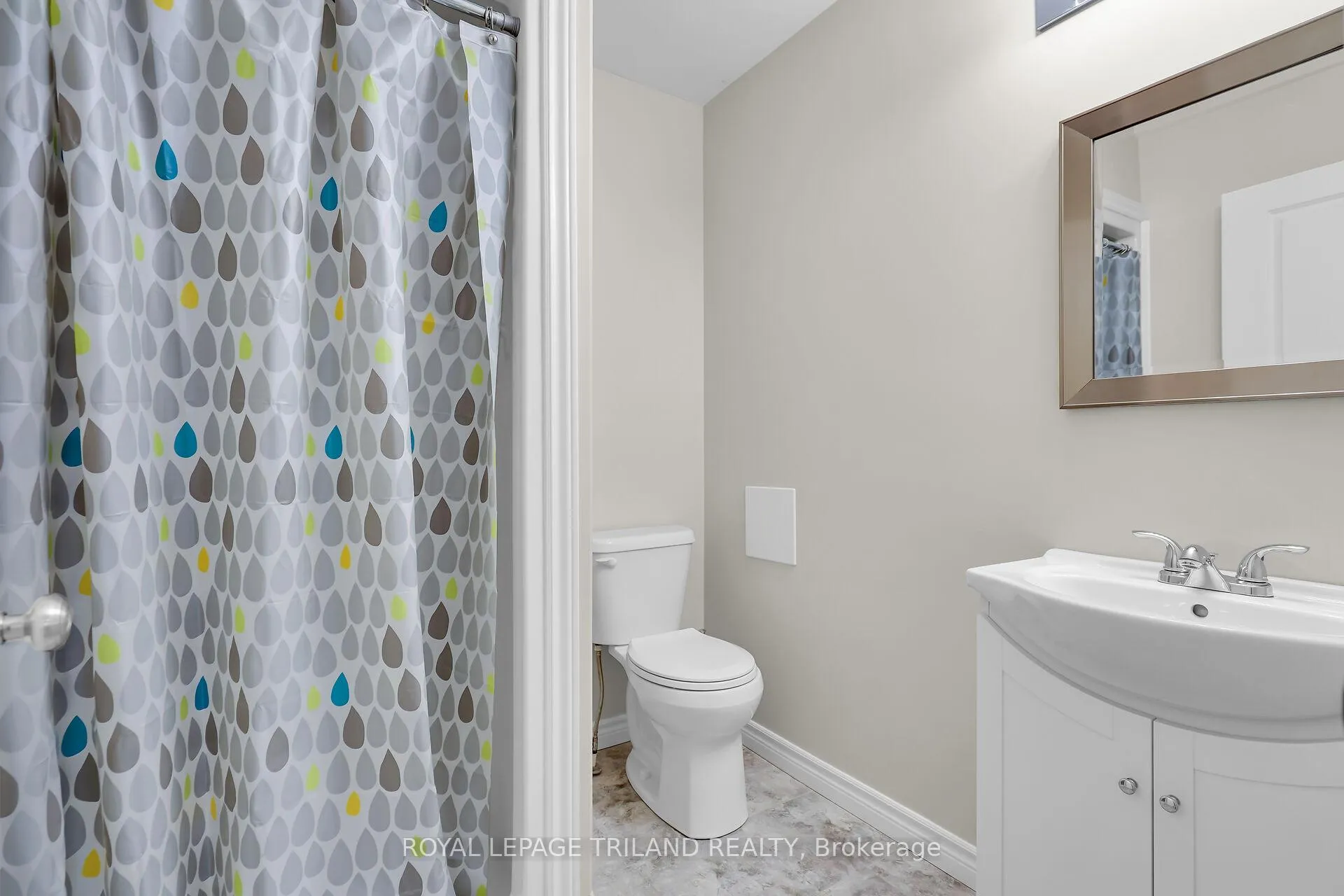 Photo 23 of 280 Peter Street S, Chatham-Kent, Bothwell — HOMEH