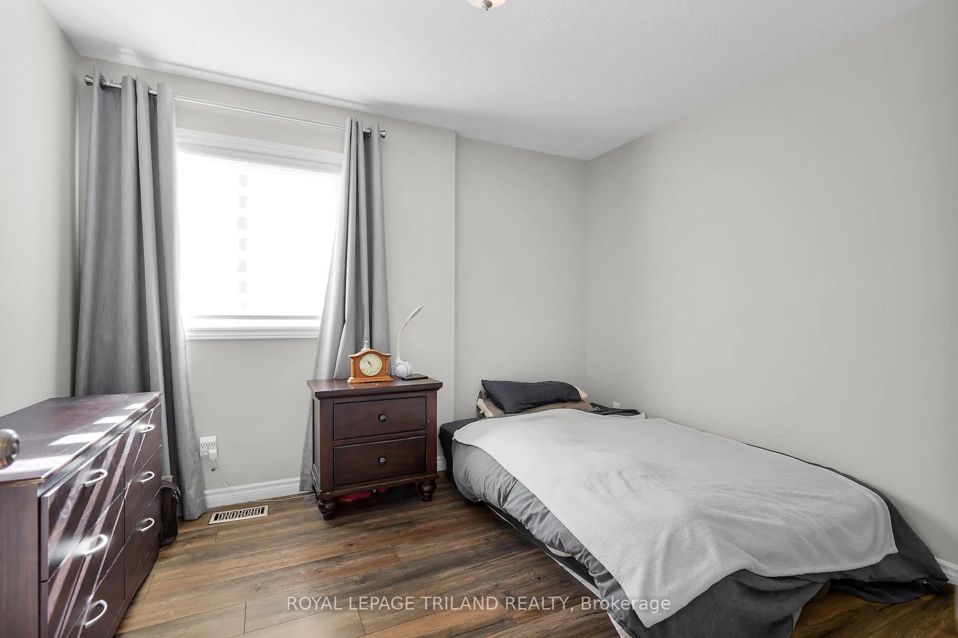 Photo 27 of 280 Peter Street S, Chatham-Kent, Bothwell — HOMEH