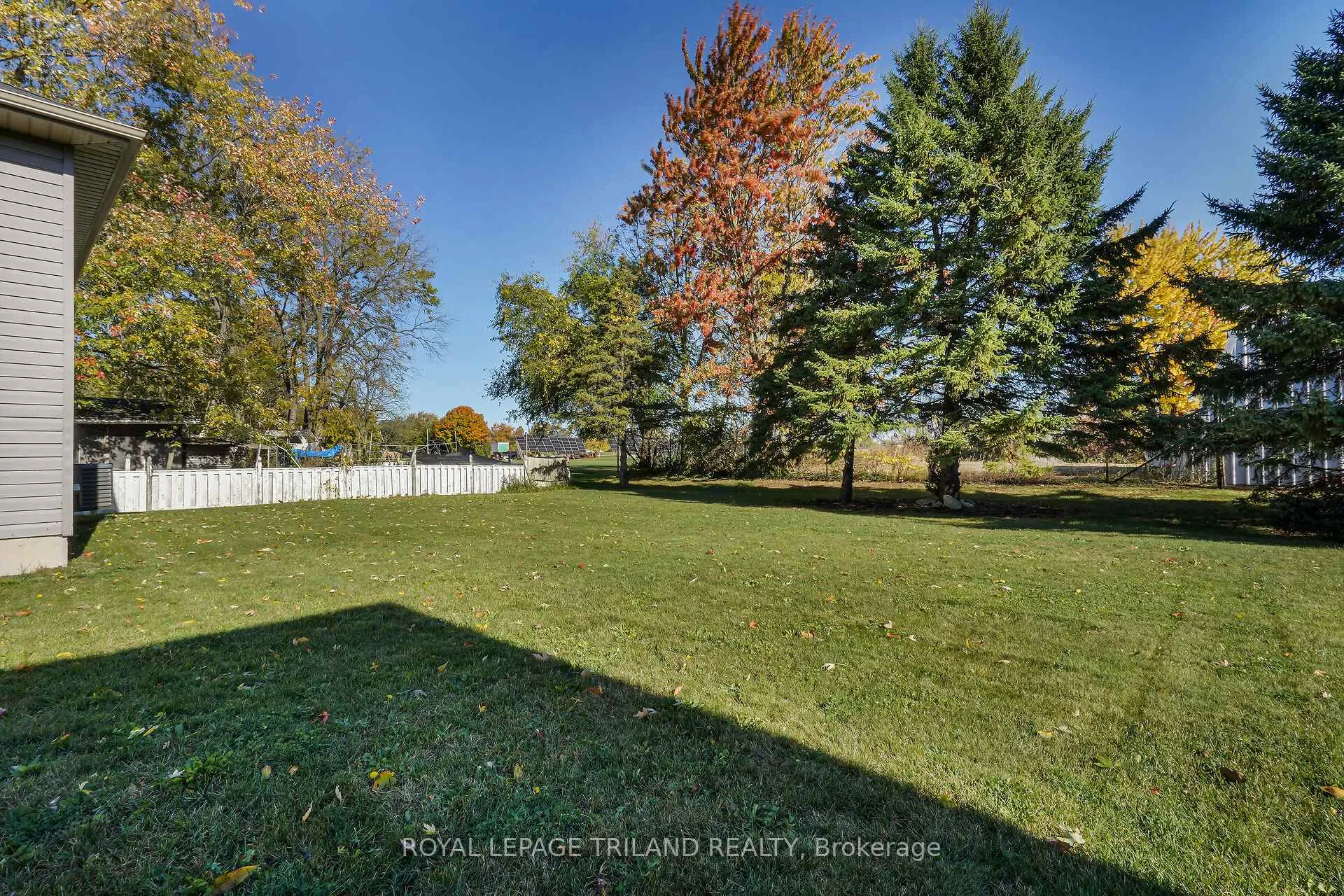 Photo 35 of 280 Peter Street S, Chatham-Kent, Bothwell — HOMEH