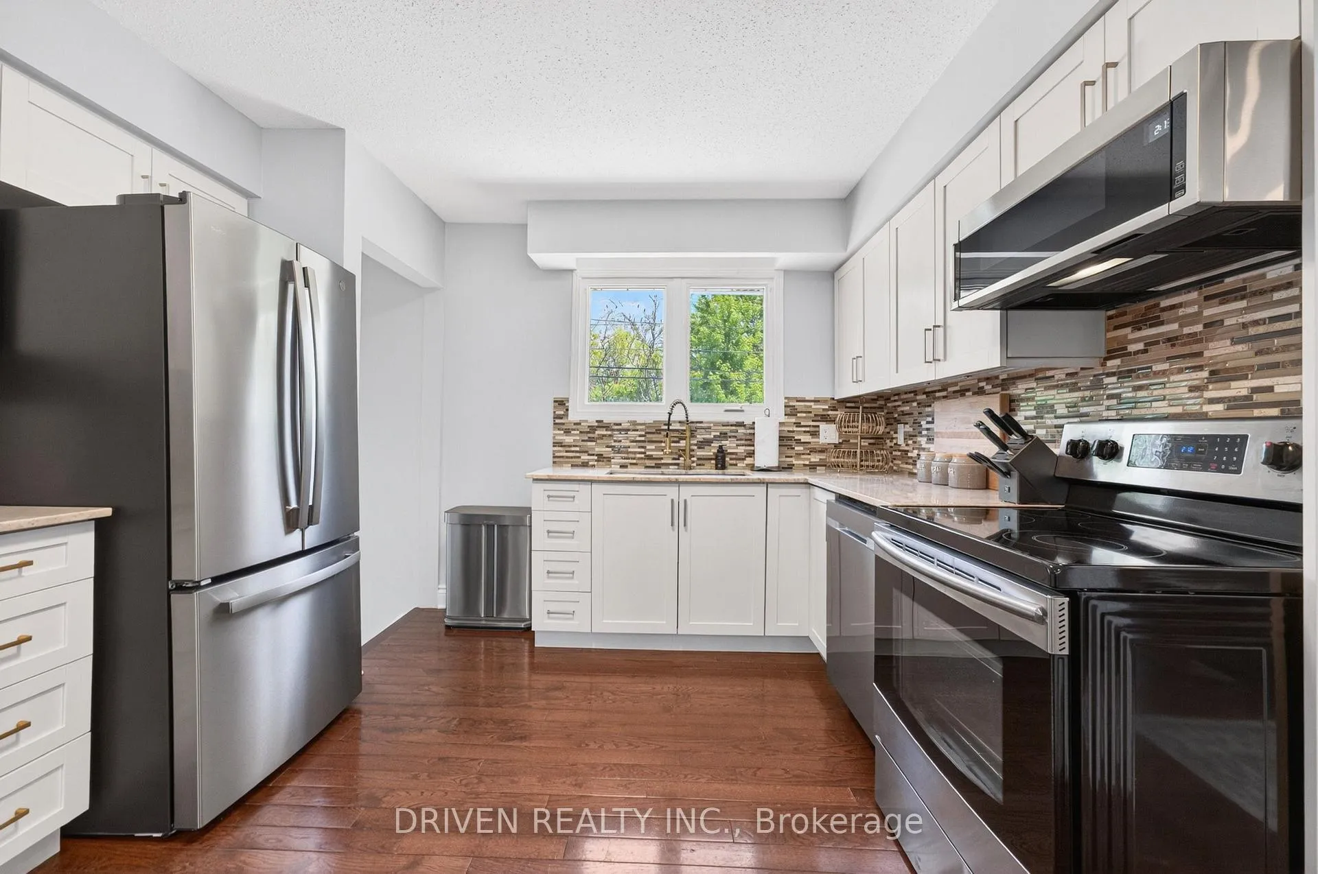 Photo 10 of 50 Aero Drive, Ottawa, Lakeview Park — HOMEH