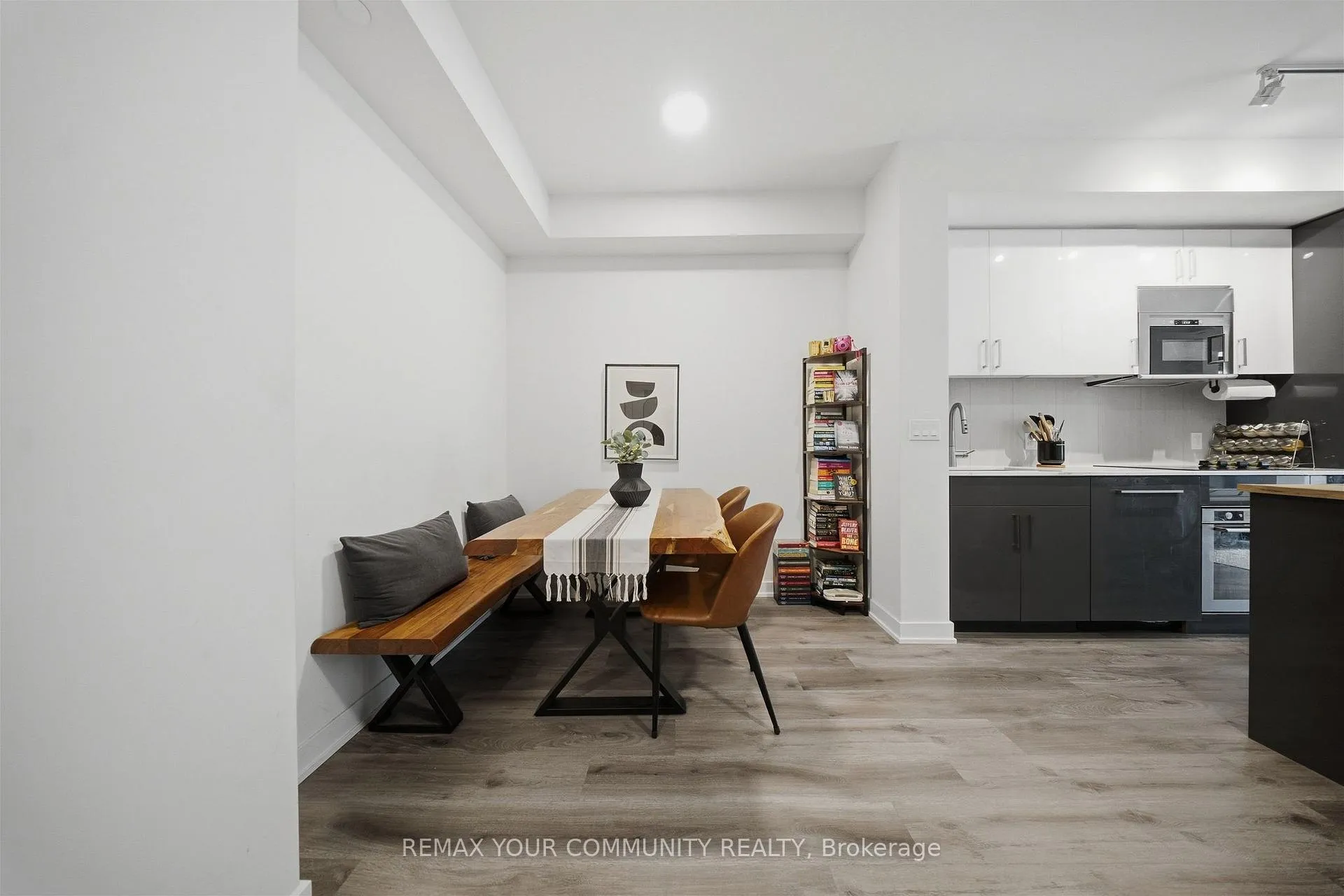 Photo 5 of Unit 515, 840 St Clair Avenue W, Toronto, Oakwood Village — HOMEH