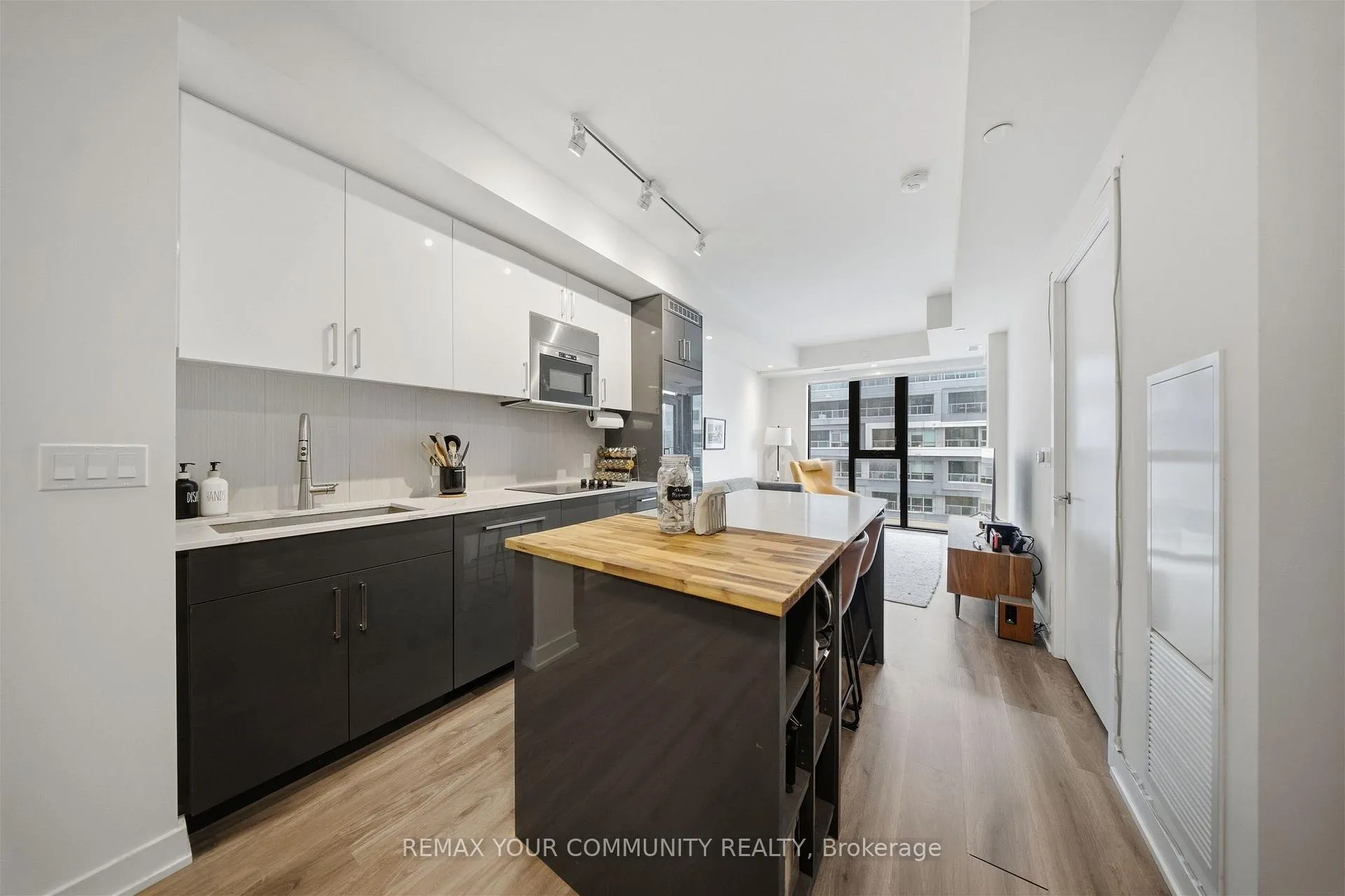 Photo 8 of Unit 515, 840 St Clair Avenue W, Toronto, Oakwood Village — HOMEH
