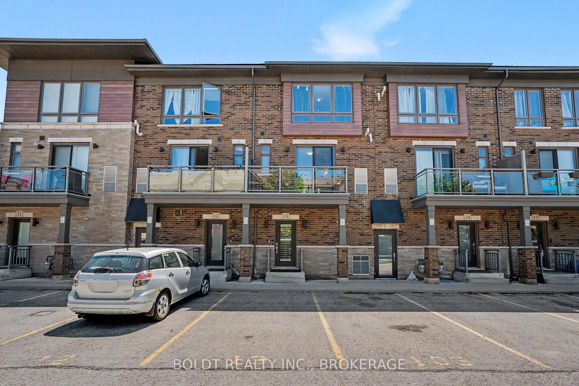 Front of Unit 13, 510 North Service Road