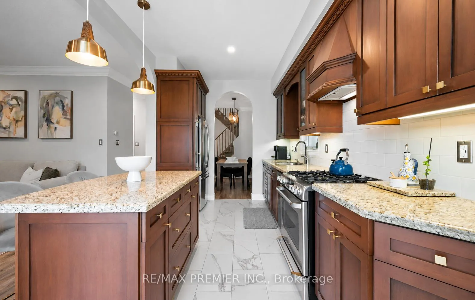Photo 10 of 283 Kirkvalley Crescent, Aurora, Bayview Wellington — HOMEH