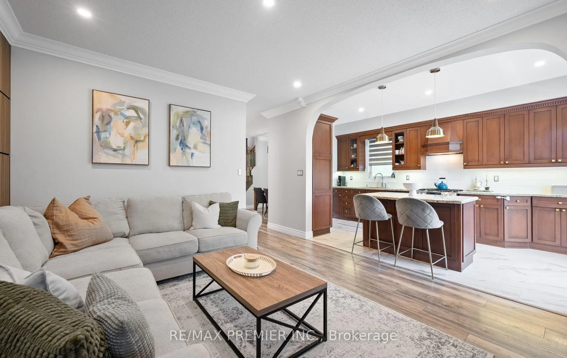 Photo 11 of 283 Kirkvalley Crescent, Aurora, Bayview Wellington — HOMEH