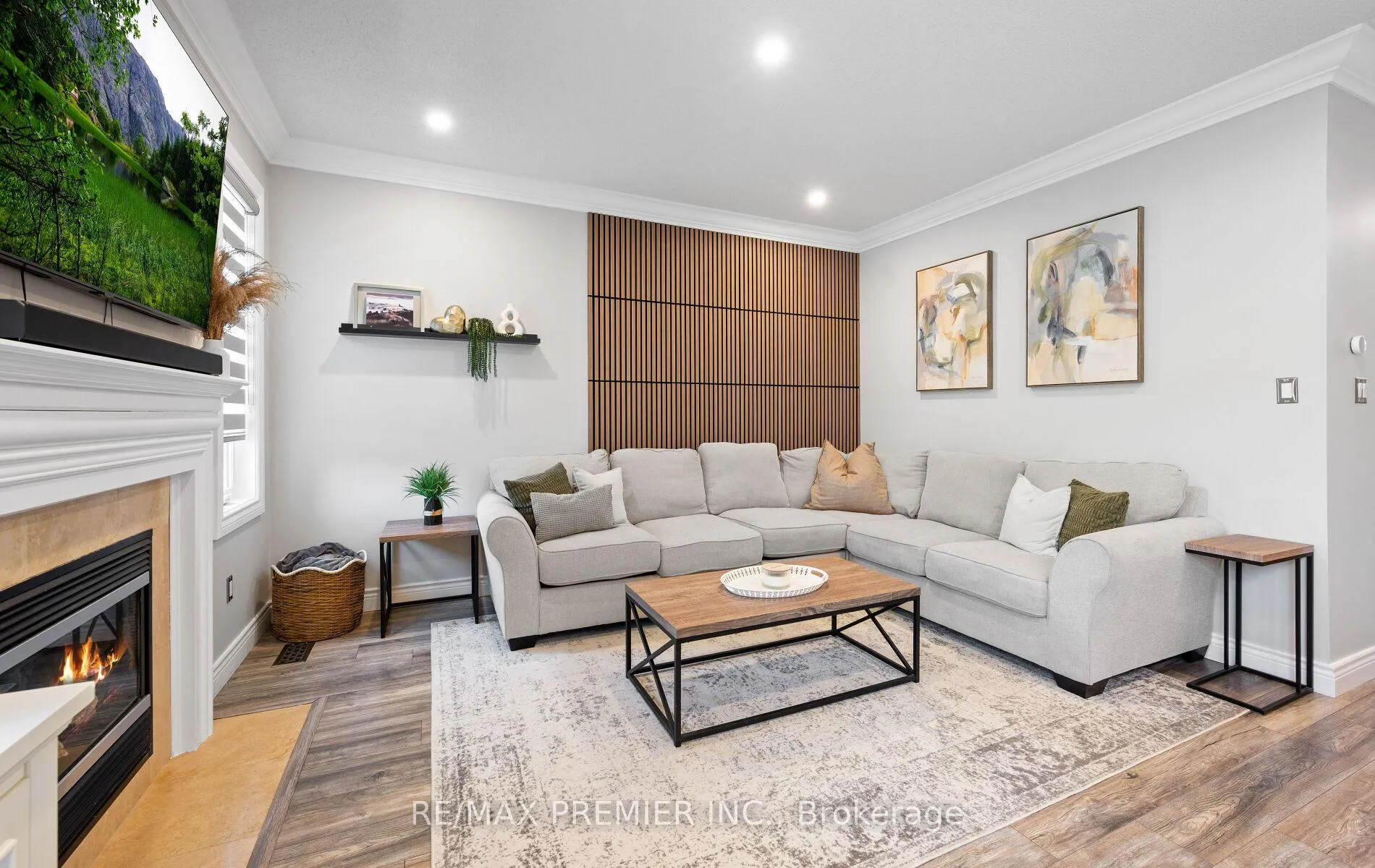 Photo 16 of 283 Kirkvalley Crescent, Aurora, Bayview Wellington — HOMEH