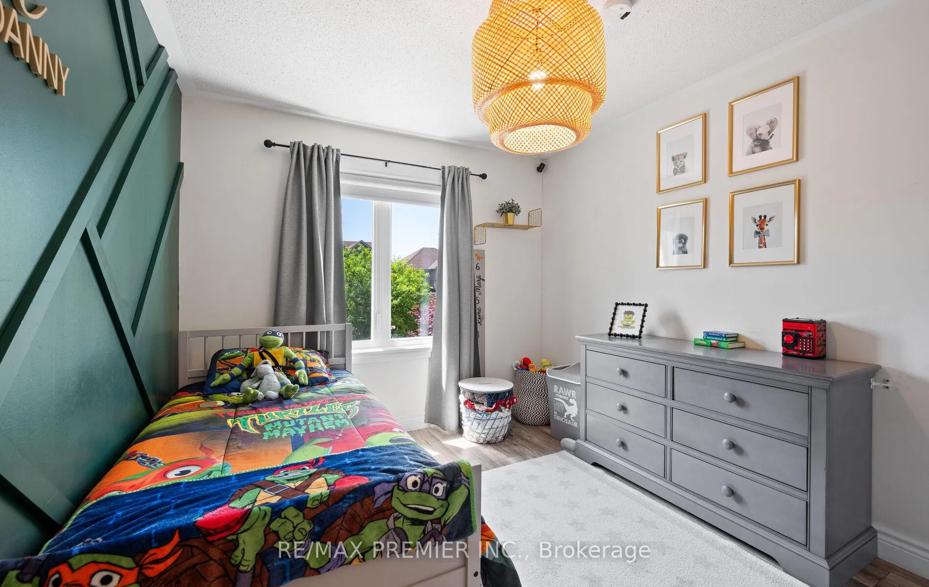 Photo 24 of 283 Kirkvalley Crescent, Aurora, Bayview Wellington — HOMEH