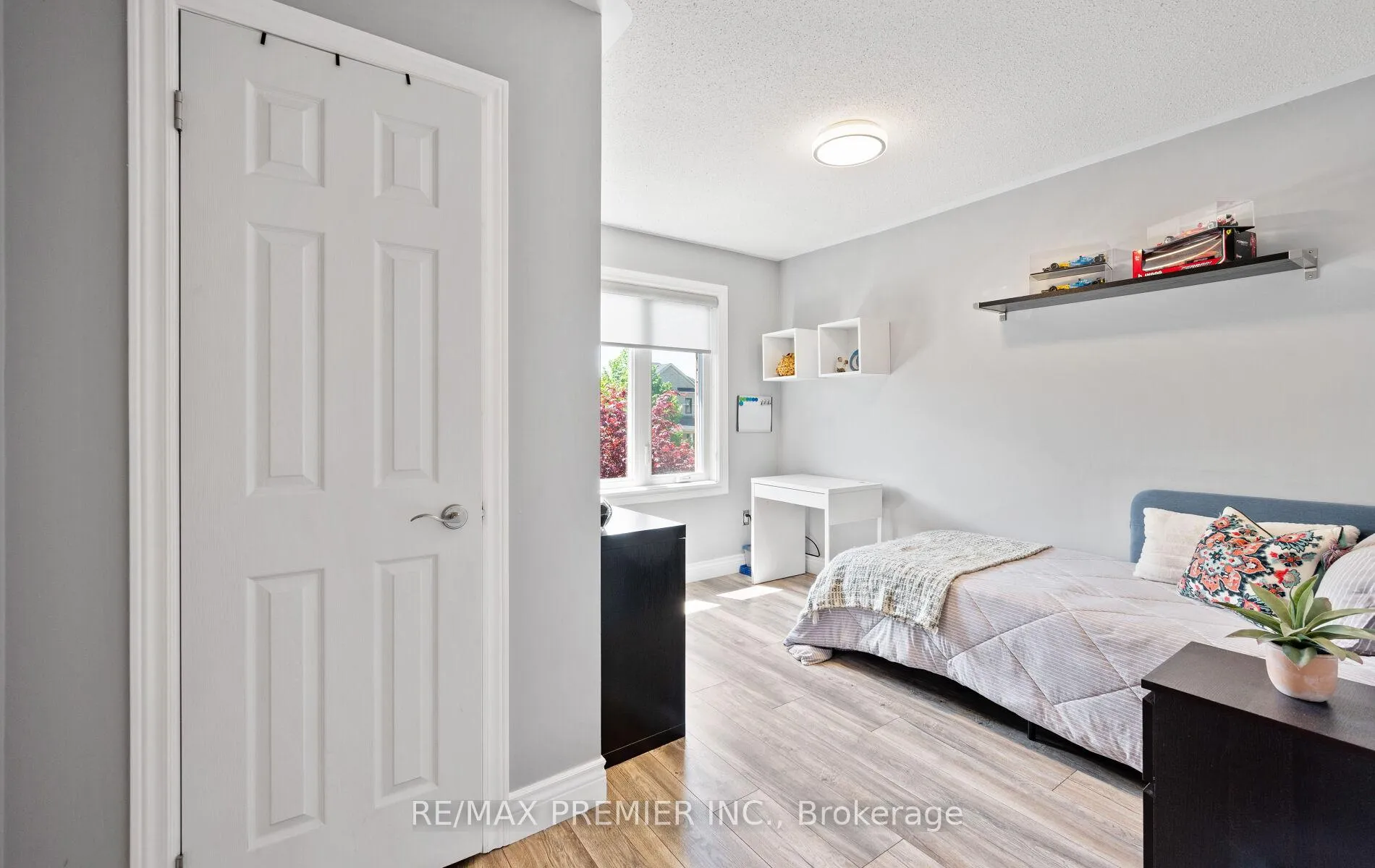 Photo 25 of 283 Kirkvalley Crescent, Aurora, Bayview Wellington — HOMEH