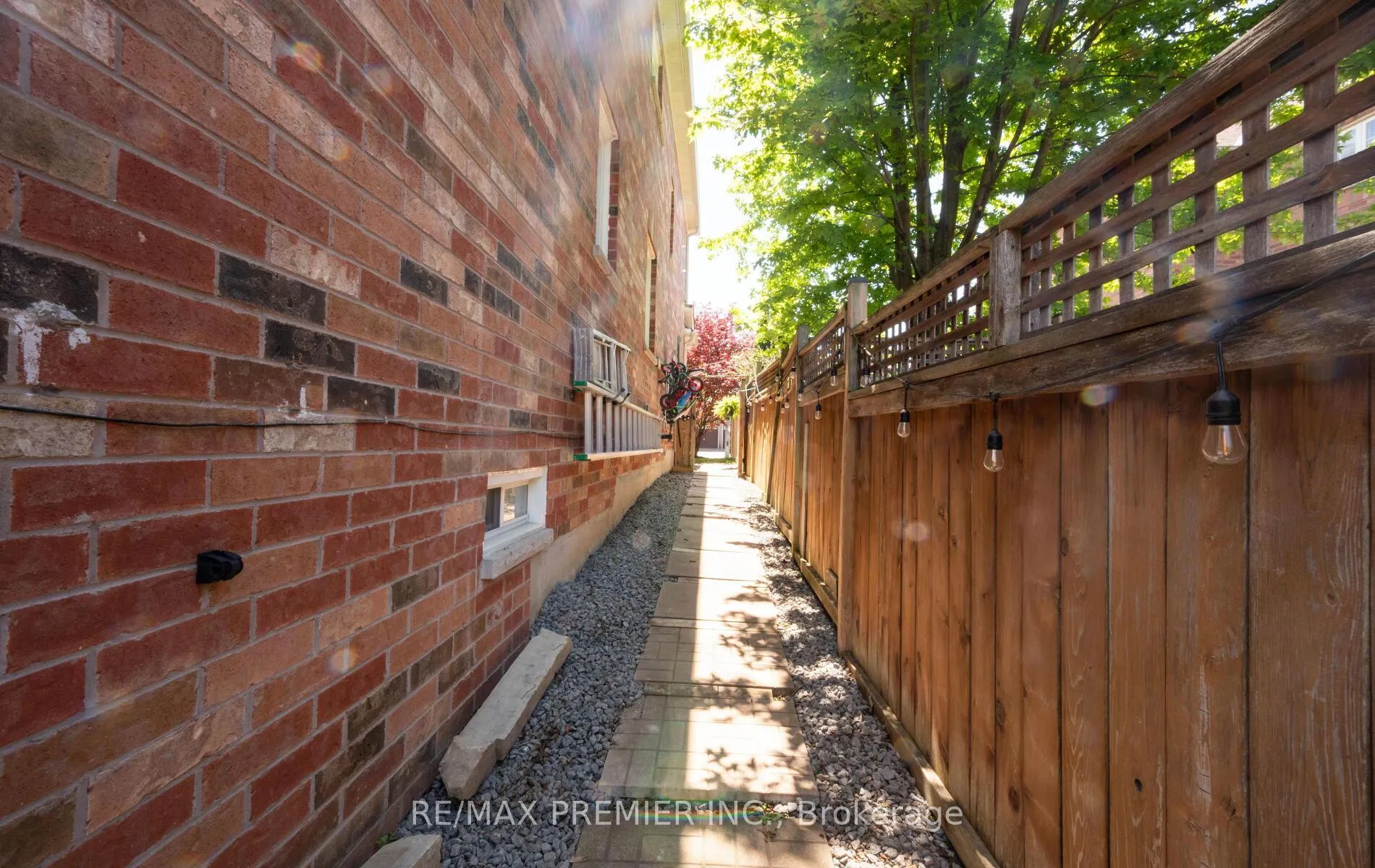 Photo 40 of 283 Kirkvalley Crescent, Aurora, Bayview Wellington — HOMEH