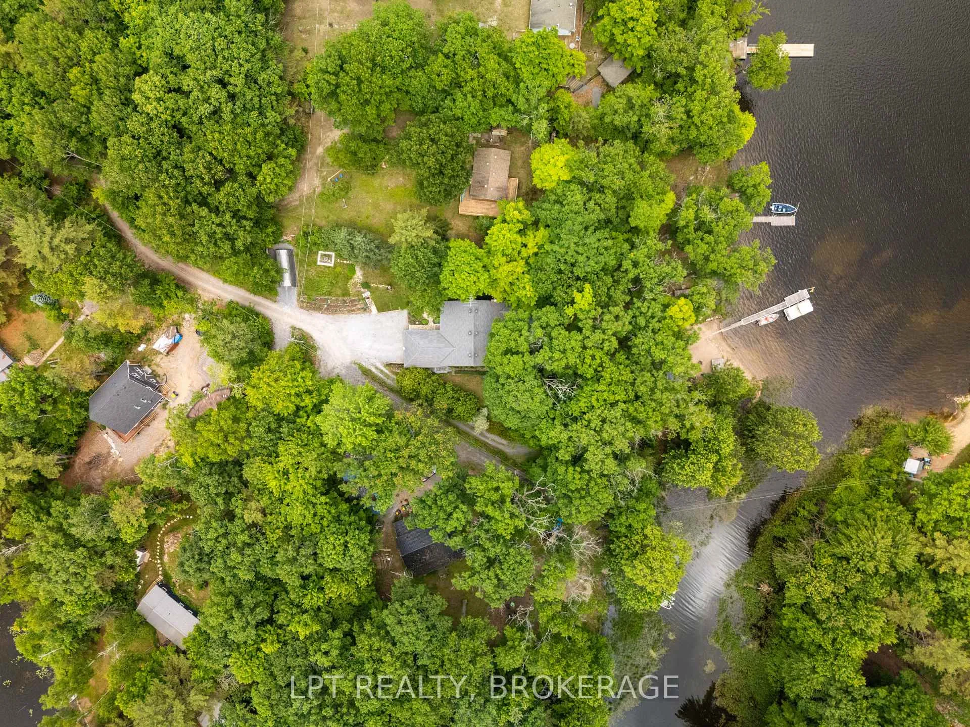 Photo 2 of 31 Acorn Lane, Frontenac, Frontenac South — HOMEH