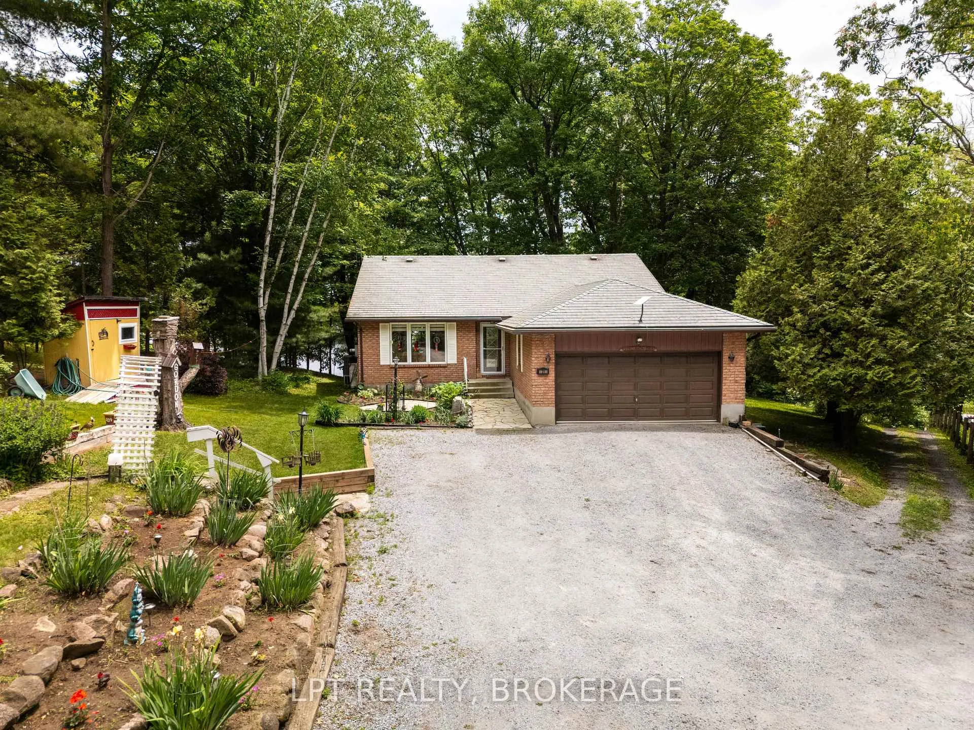Photo 6 of 31 Acorn Lane, Frontenac, Frontenac South — HOMEH