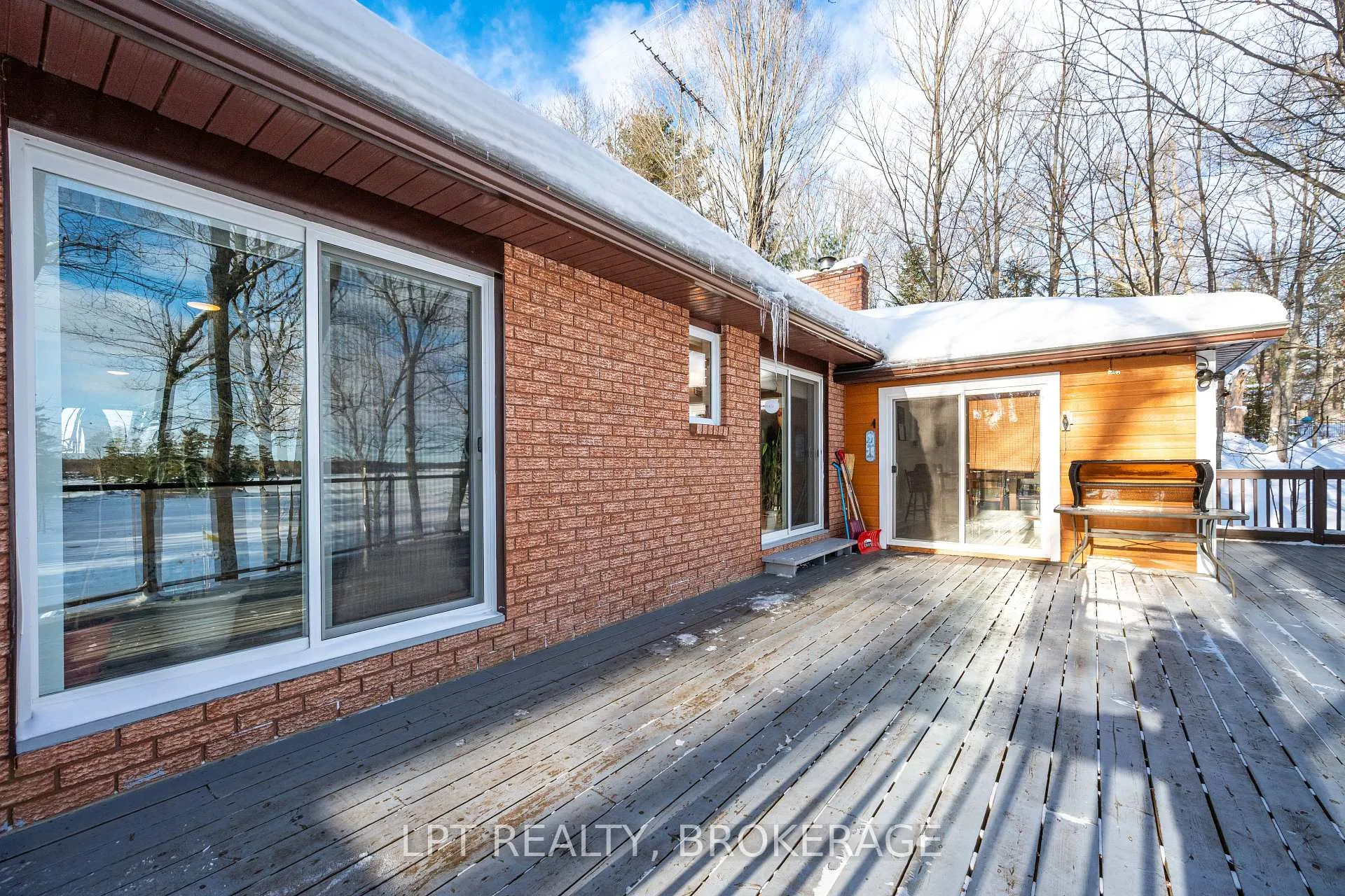 Photo 10 of 31 Acorn Lane, Frontenac, Frontenac South — HOMEH