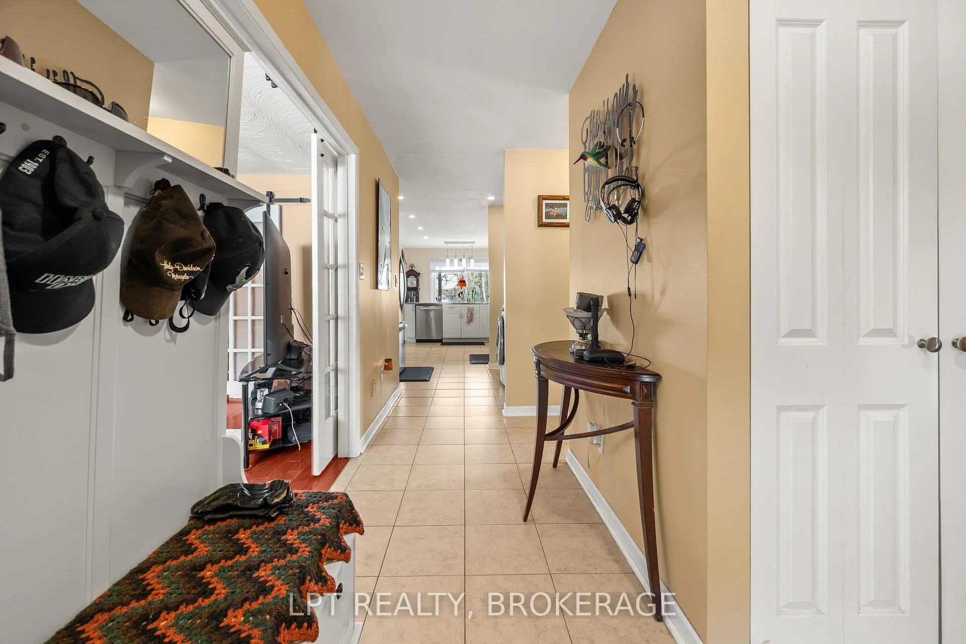 Photo 13 of 31 Acorn Lane, Frontenac, Frontenac South — HOMEH