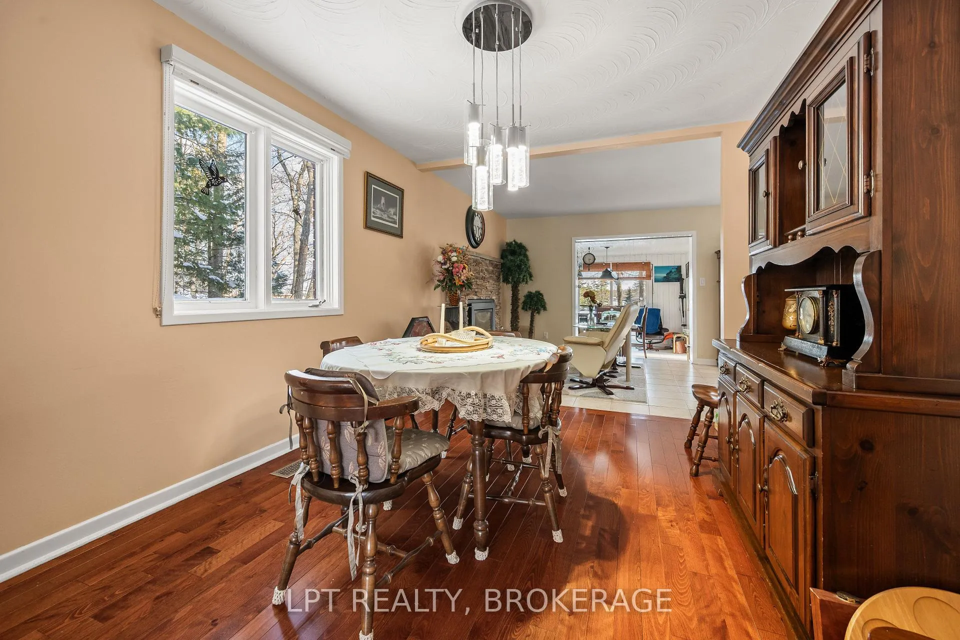 Photo 23 of 31 Acorn Lane, Frontenac, Frontenac South — HOMEH