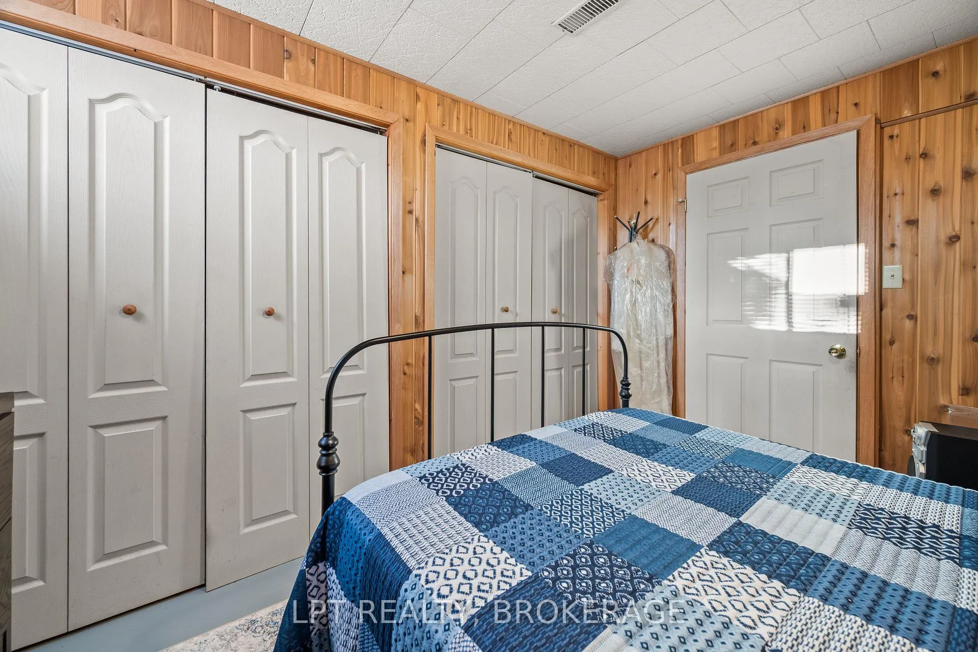 Photo 40 of 31 Acorn Lane, Frontenac, Frontenac South — HOMEH