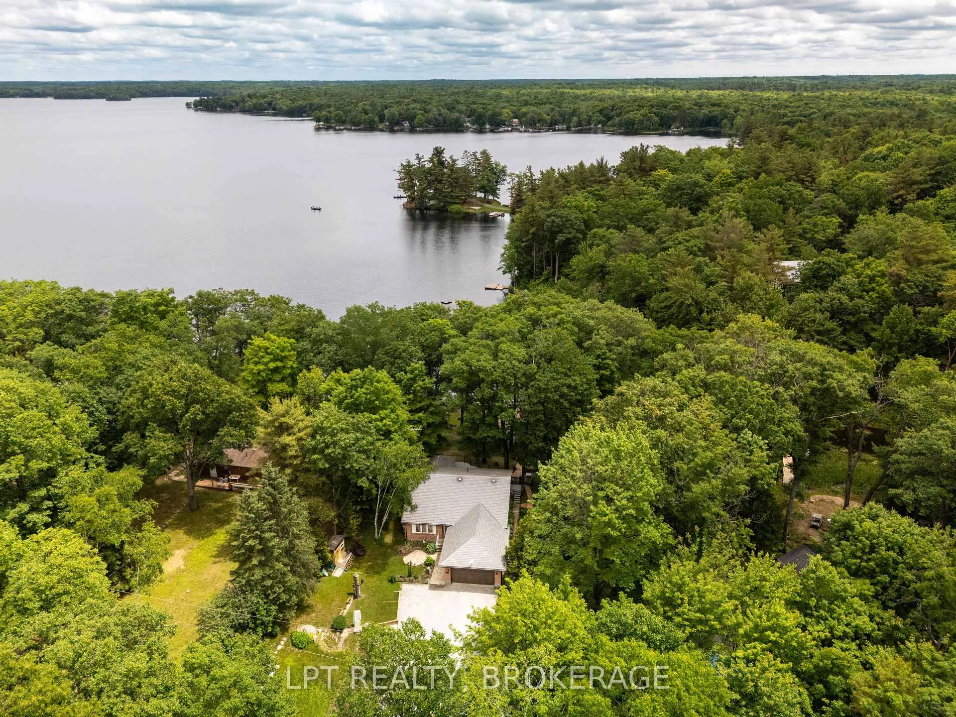 Photo 45 of 31 Acorn Lane, Frontenac, Frontenac South — HOMEH