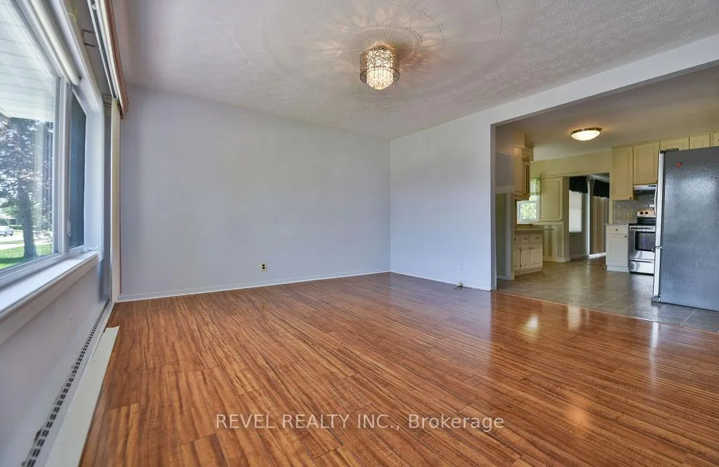 Photo 7 of 711 Eyre Boulevard, Timmins, TNW - Upper Melrose — HOMEH