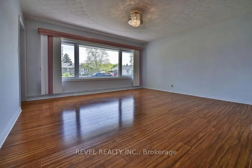 Photo 8 of 711 Eyre Boulevard, Timmins, TNW - Upper Melrose — HOMEH