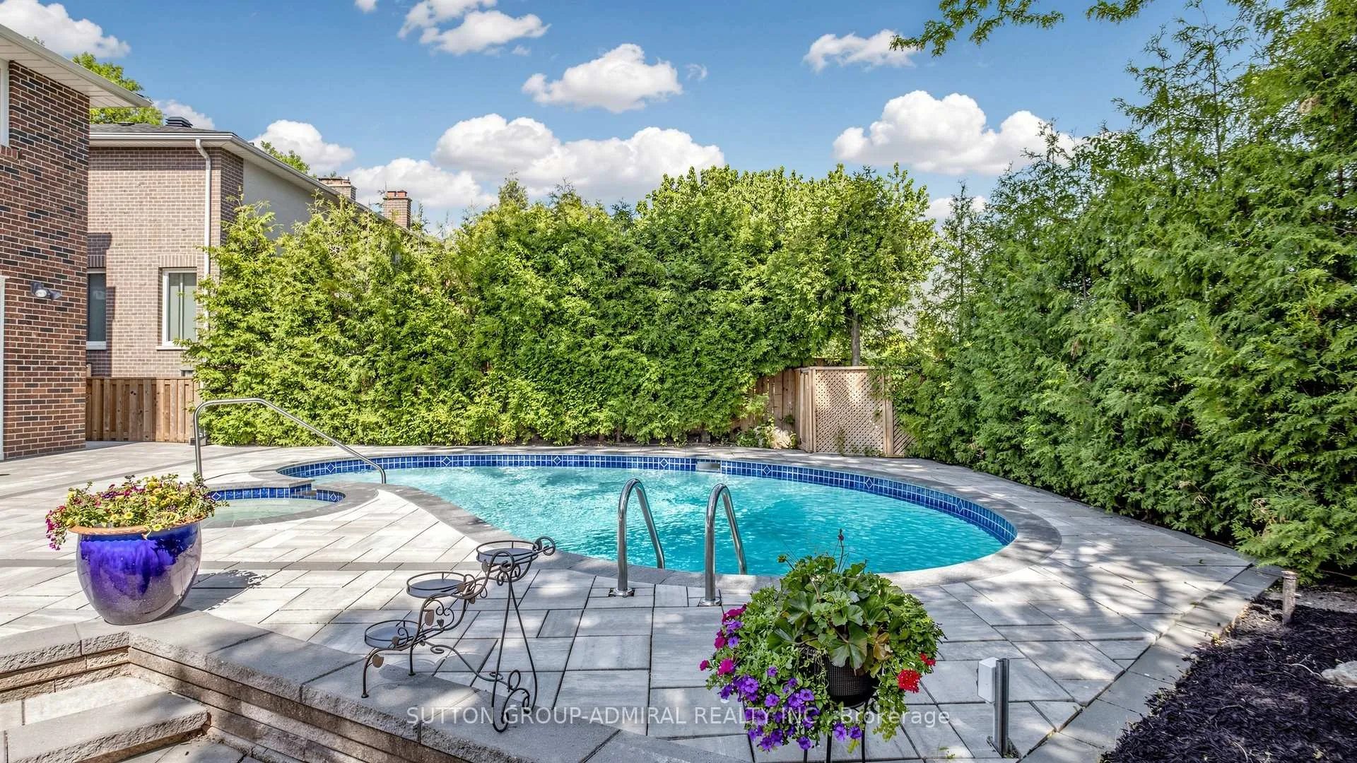 Photo 2 of 7 Granada Court, Markham, German Mills — HOMEH