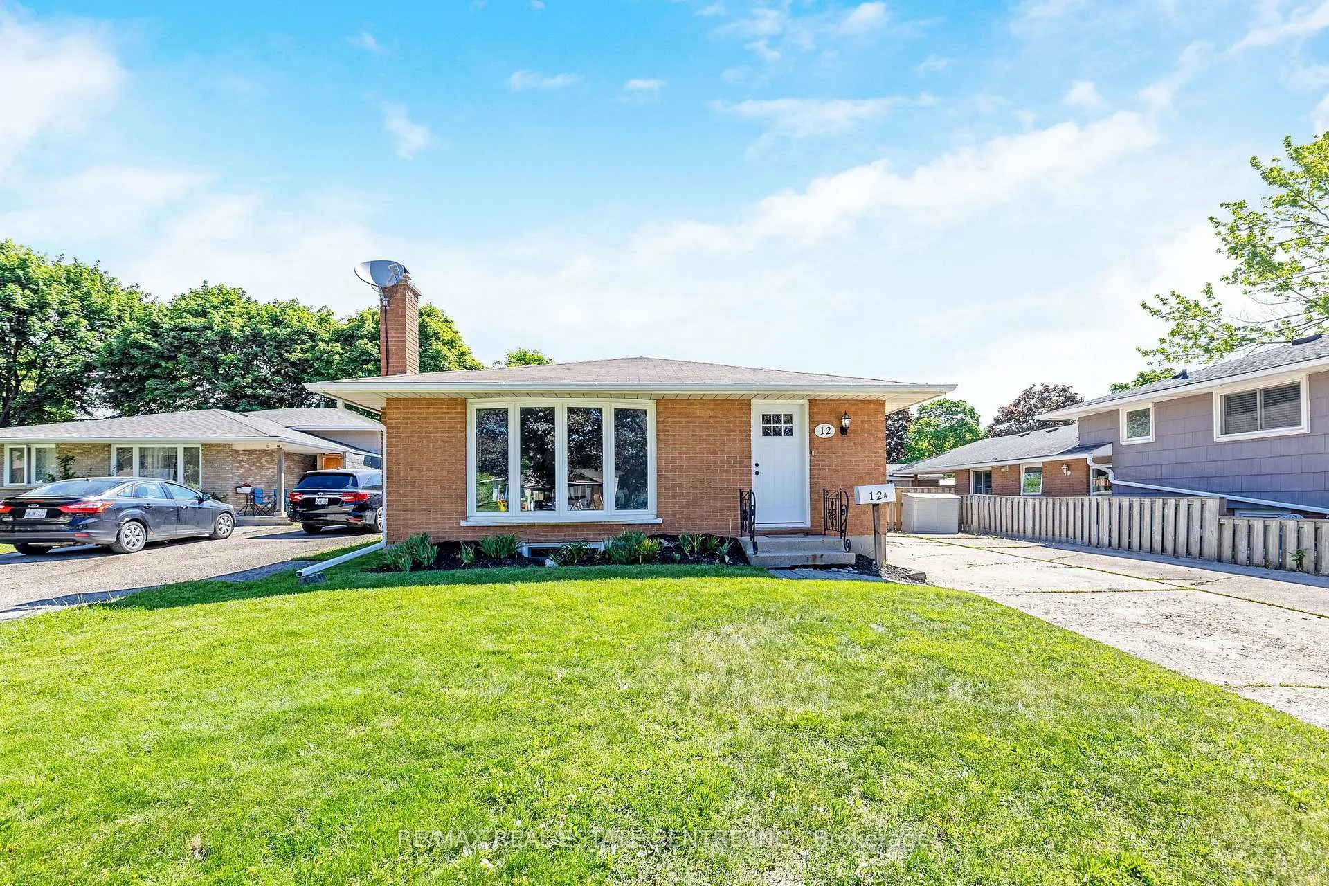 Photo 3 of 12 Selkirk Court, Kitchener — HOMEH