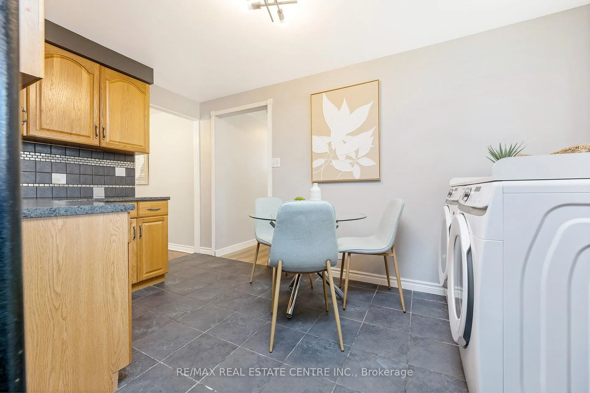 Photo 15 of 12 Selkirk Court, Kitchener — HOMEH
