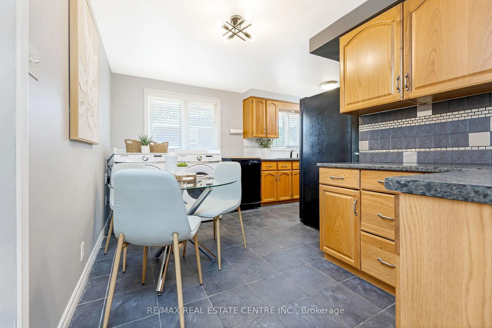 Photo 16 of 12 Selkirk Court, Kitchener — HOMEH