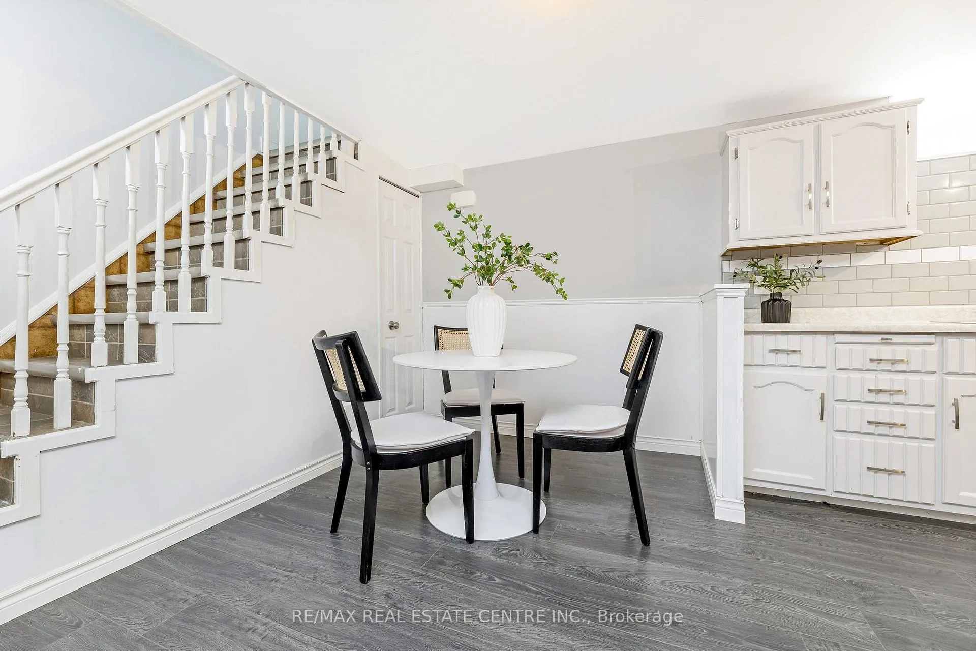 Photo 24 of 12 Selkirk Court, Kitchener — HOMEH