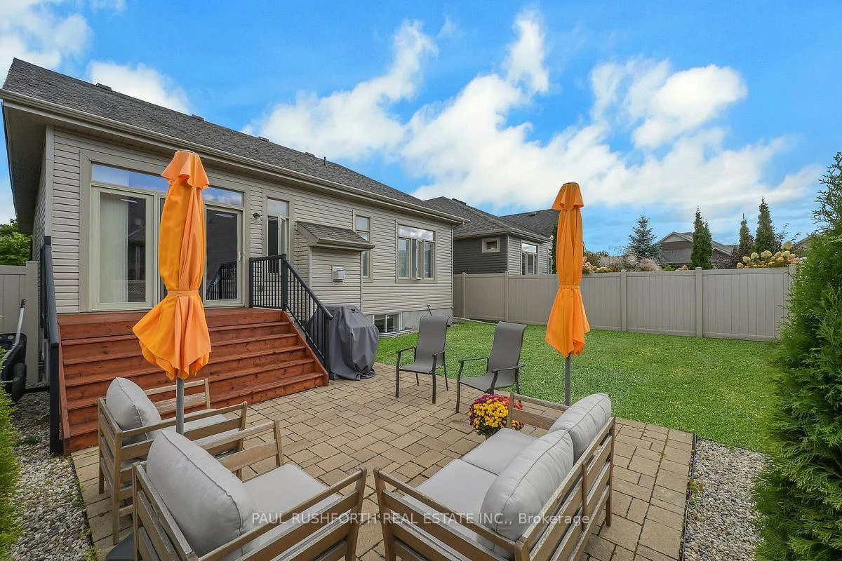 Photo 37 of 116 Elfin Grove, Ottawa, Kanata - Emerald Meadows/Trailwest — HOMEH
