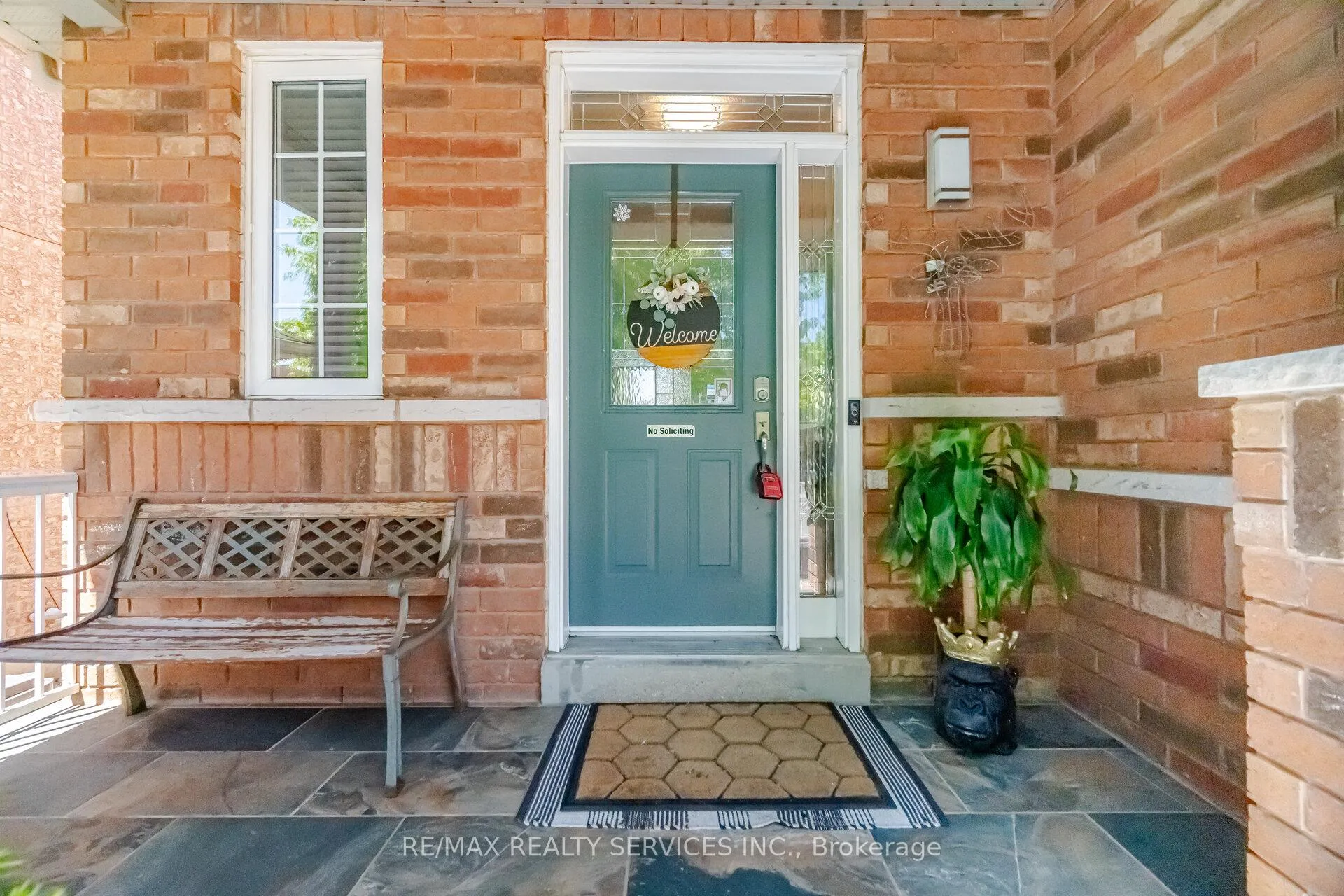 Photo 4 of 32 Ashdale Road, Brampton, Bram West — HOMEH