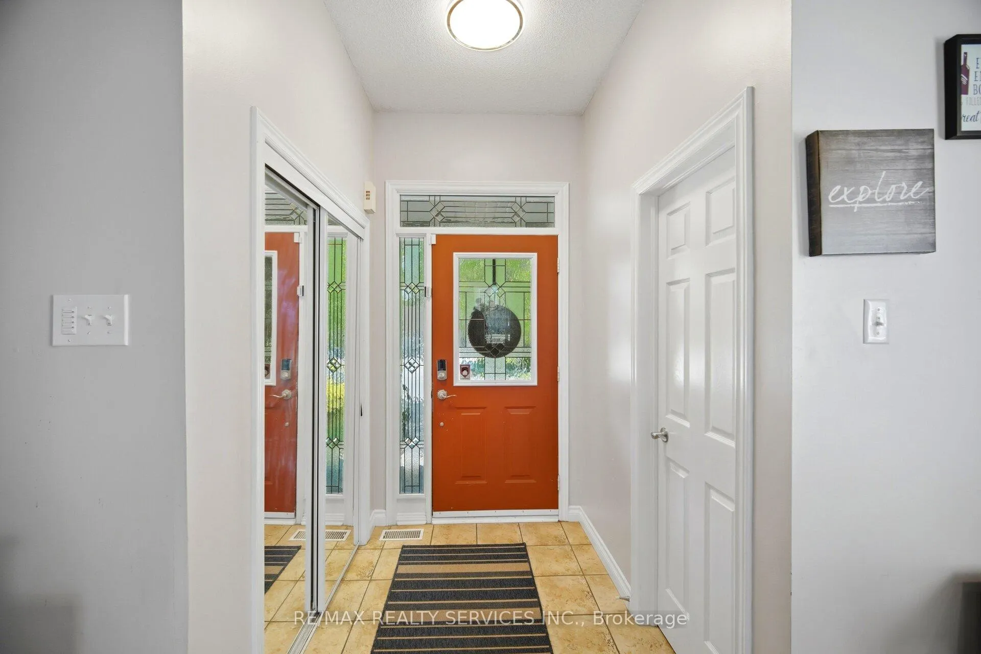 Photo 5 of 32 Ashdale Road, Brampton, Bram West — HOMEH