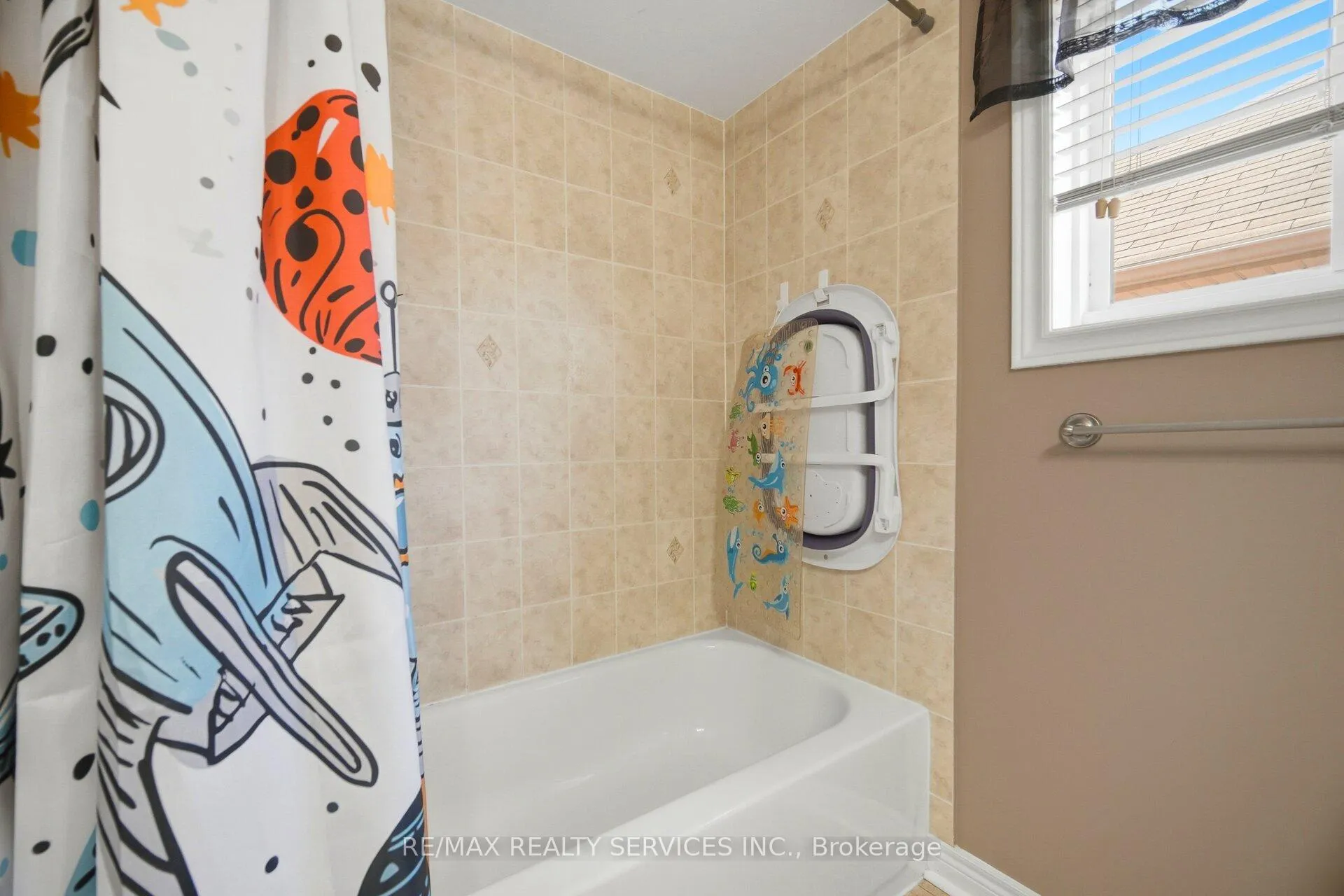 Photo 30 of 32 Ashdale Road, Brampton, Bram West — HOMEH