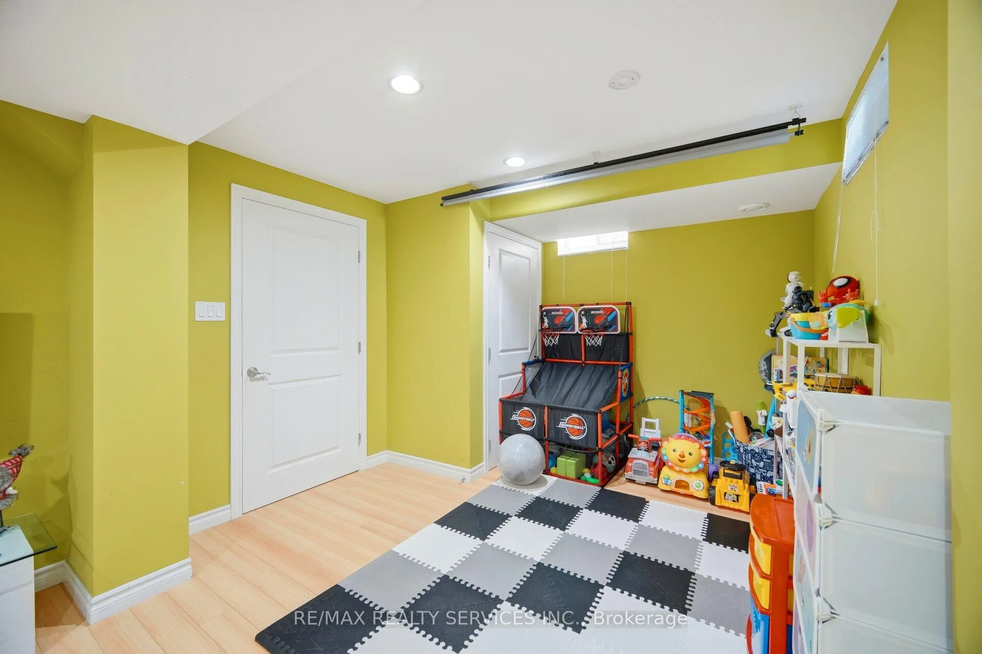 Photo 38 of 32 Ashdale Road, Brampton, Bram West — HOMEH