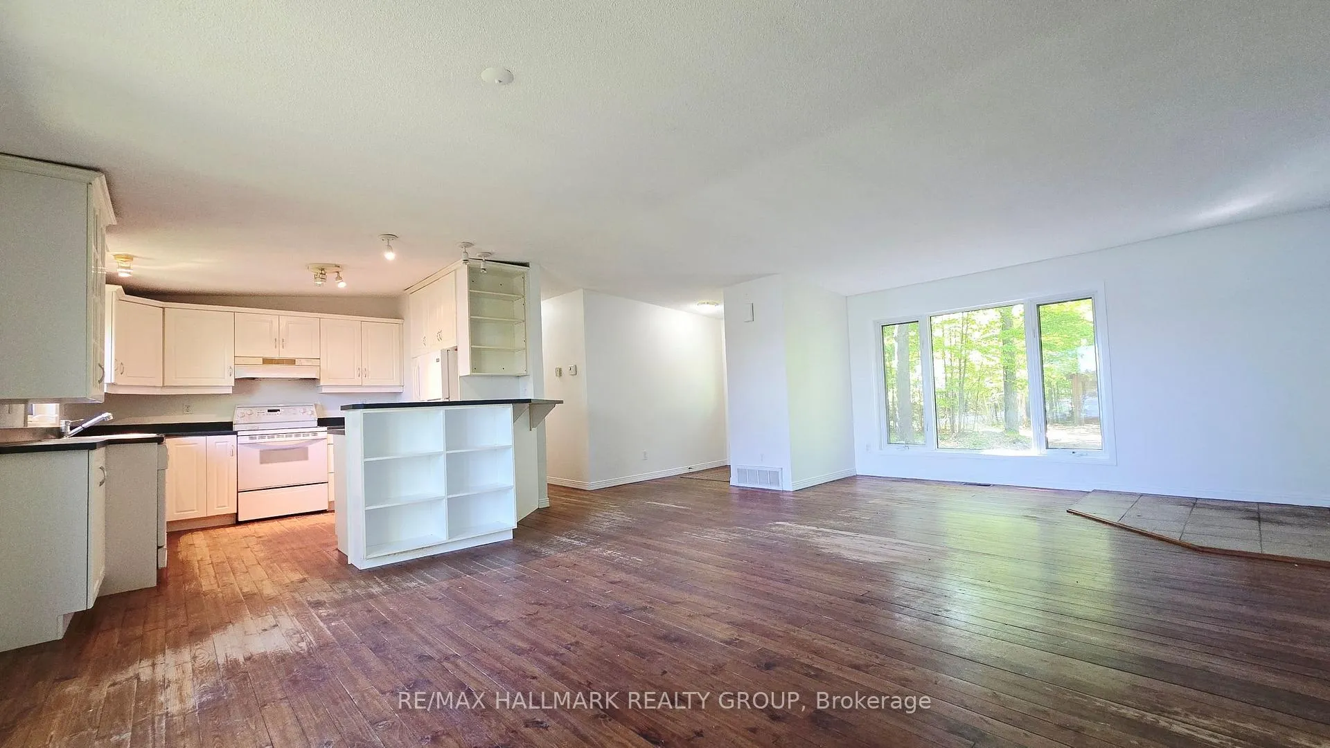 Photo 14 of 156 Dewolfe Street, Ottawa, Kinburn — HOMEH