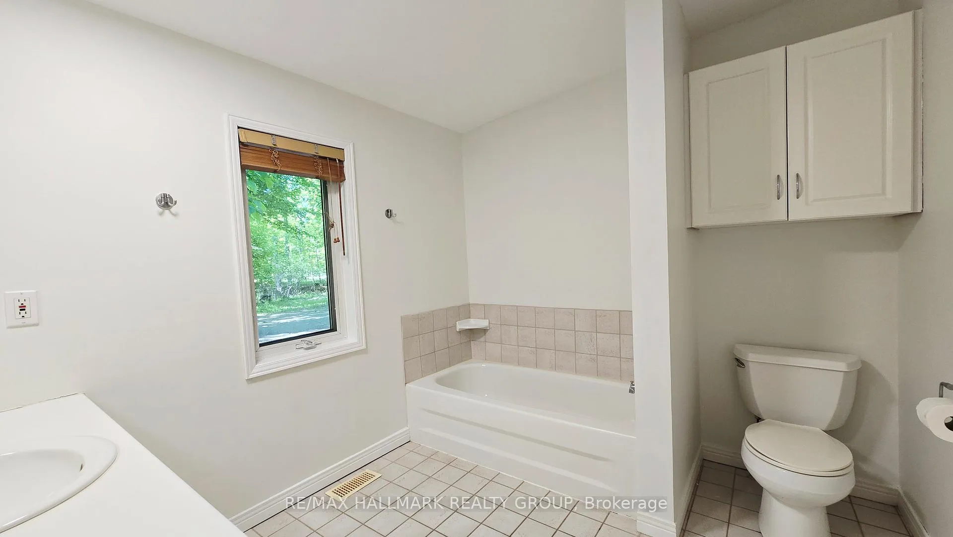 Photo 27 of 156 Dewolfe Street, Ottawa, Kinburn — HOMEH
