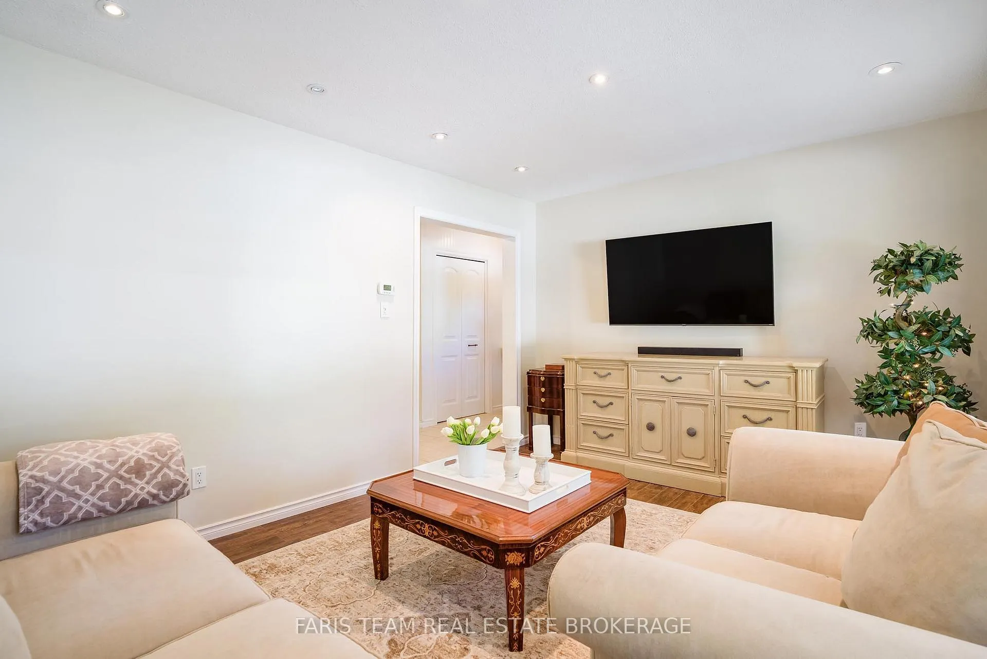 Photo 14 of 37 Wilde Place, Barrie, Letitia Heights — HOMEH