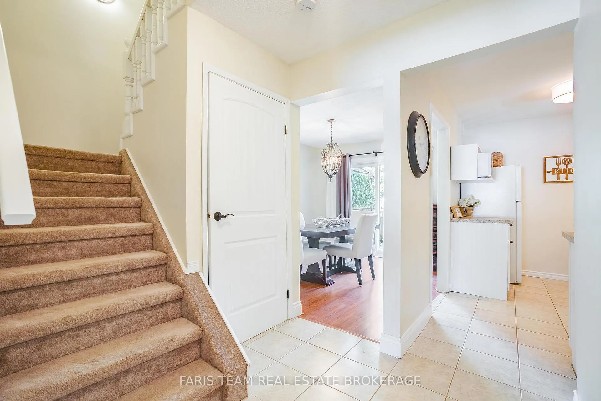 Photo 15 of 37 Wilde Place, Barrie, Letitia Heights — HOMEH