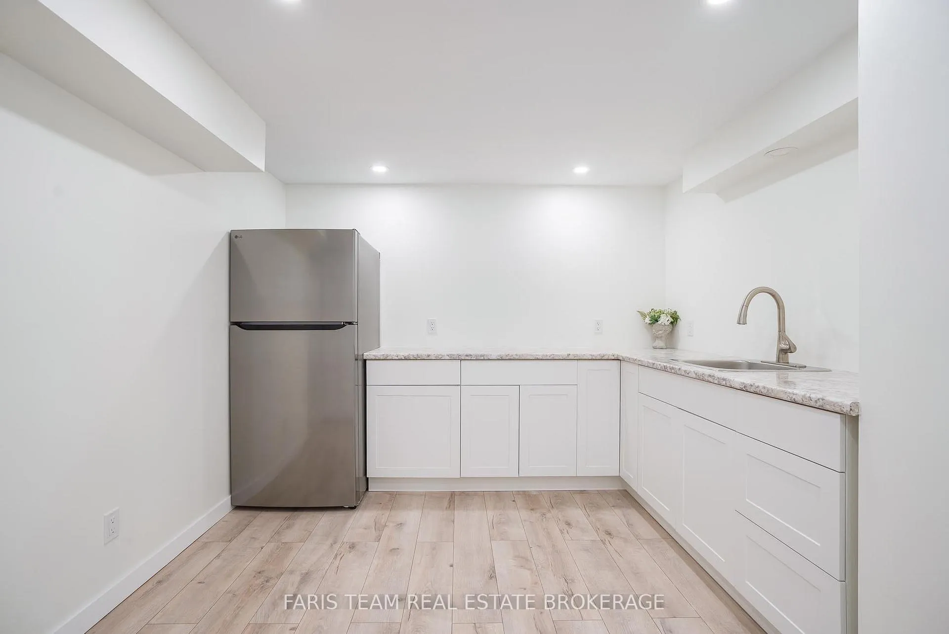 Photo 26 of 37 Wilde Place, Barrie, Letitia Heights — HOMEH